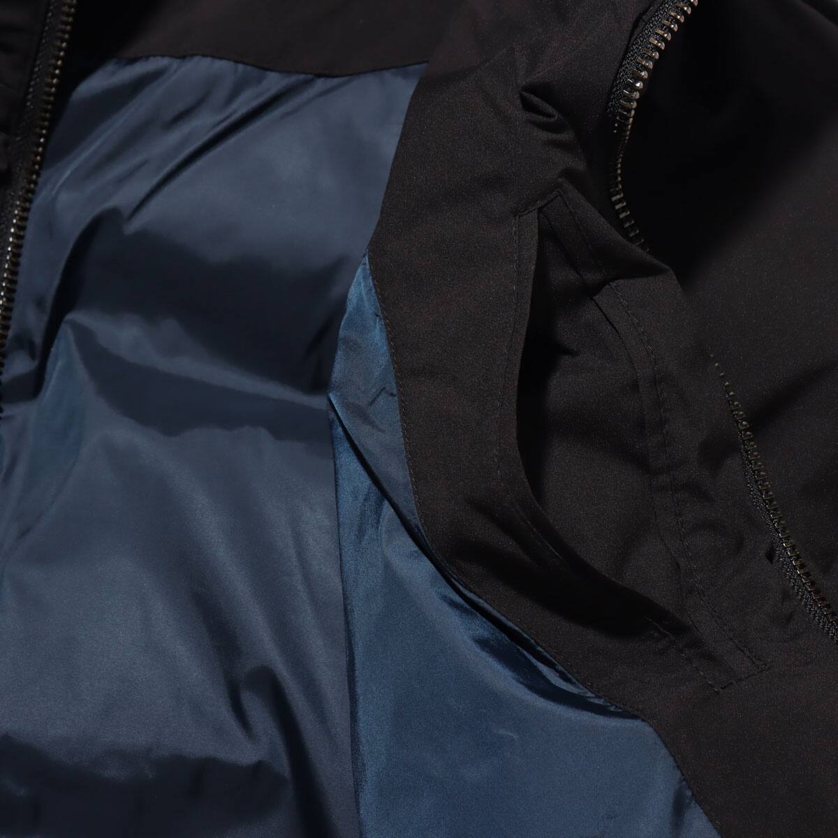 GUESS UNI PADDING JACKET BLACK 20HO-Iの画像