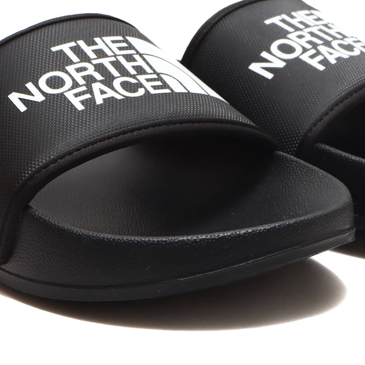 THE NORTH FACE BASE CAMP SLIDE III ブラック の画像