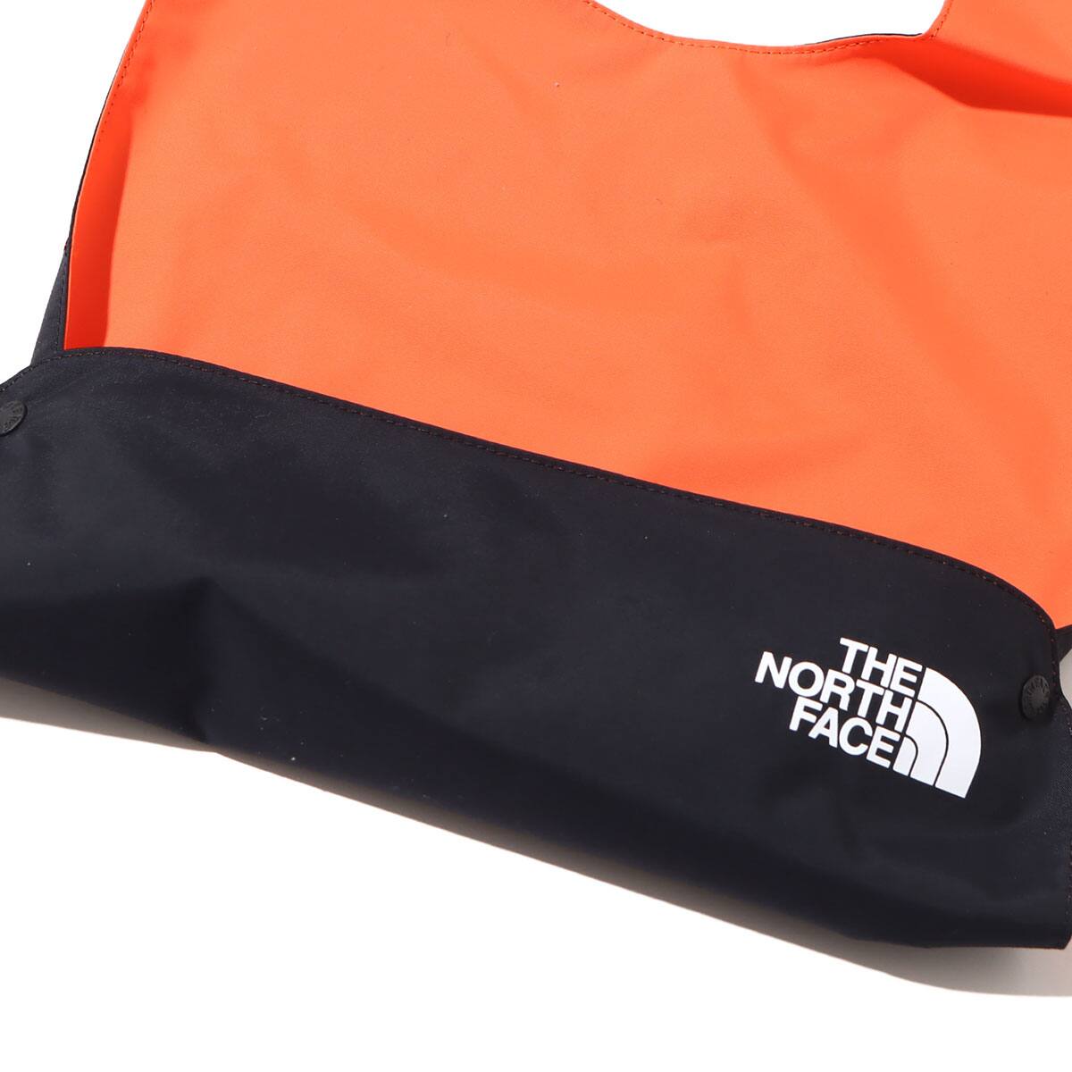 THE NORTH FACE BABY COMPACT YUMMY BIB レトロオレンジ 23SS-Iの画像