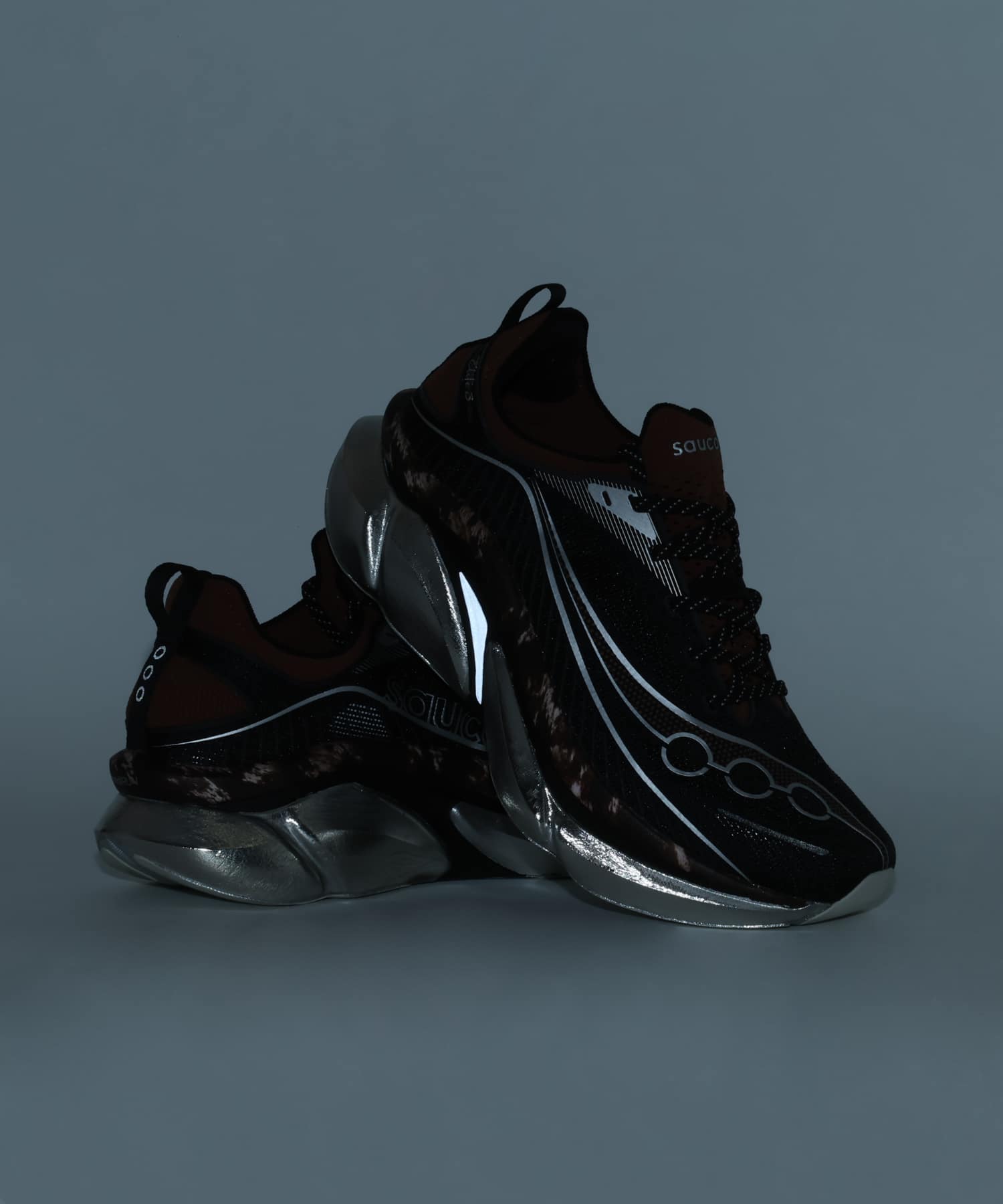 Saucony ENDORPHIN ELITE 3 BLACK/CHROMEの画像