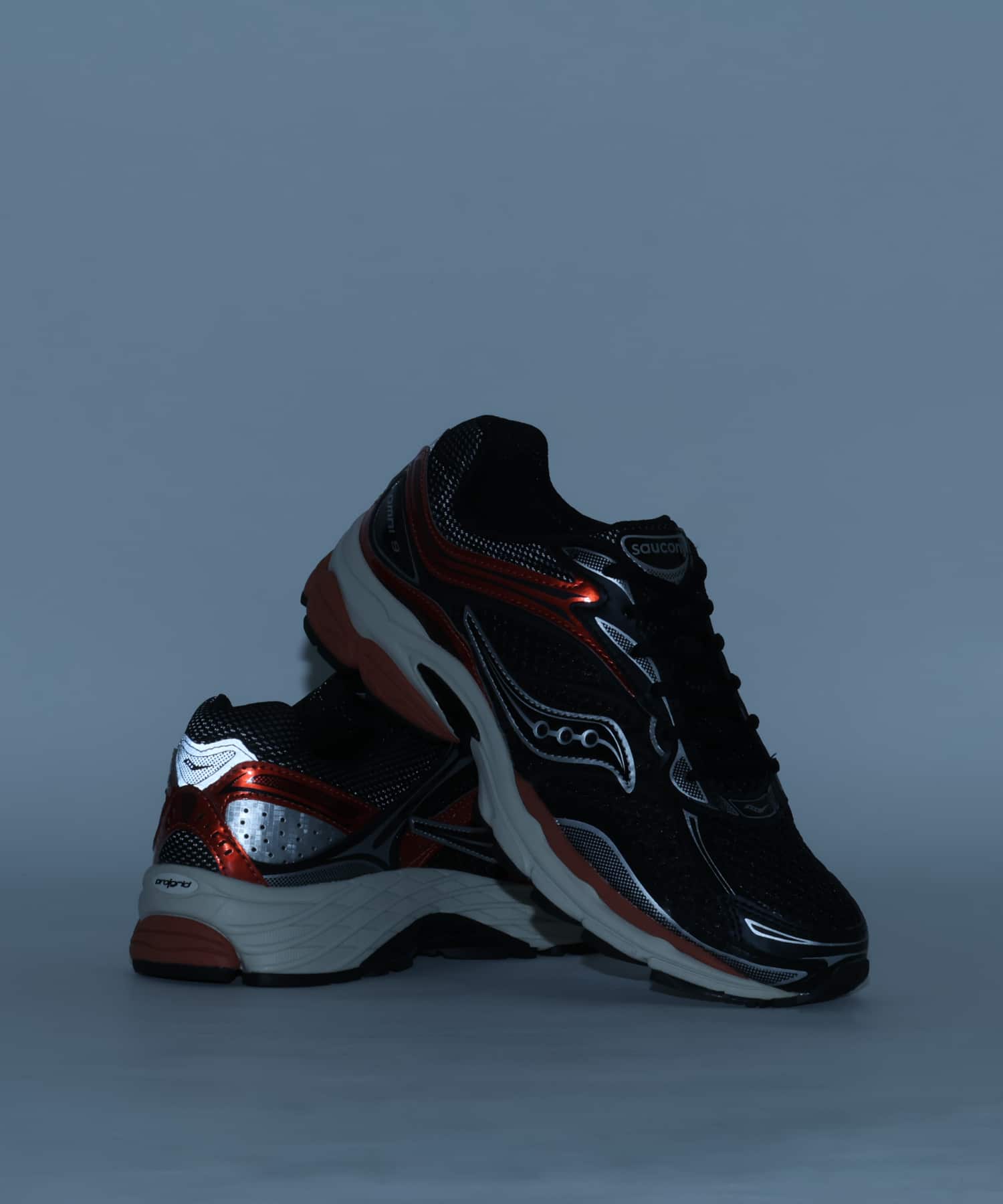 Saucony PROGRID OMNI 9 OG CHROME BLACK/RUSTの画像