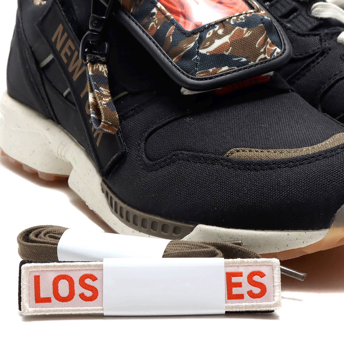 adidas ZX 8000 OUT THERE CORE BLACK/COLLEGIATE ORANGE/GUM 2 21SS-I