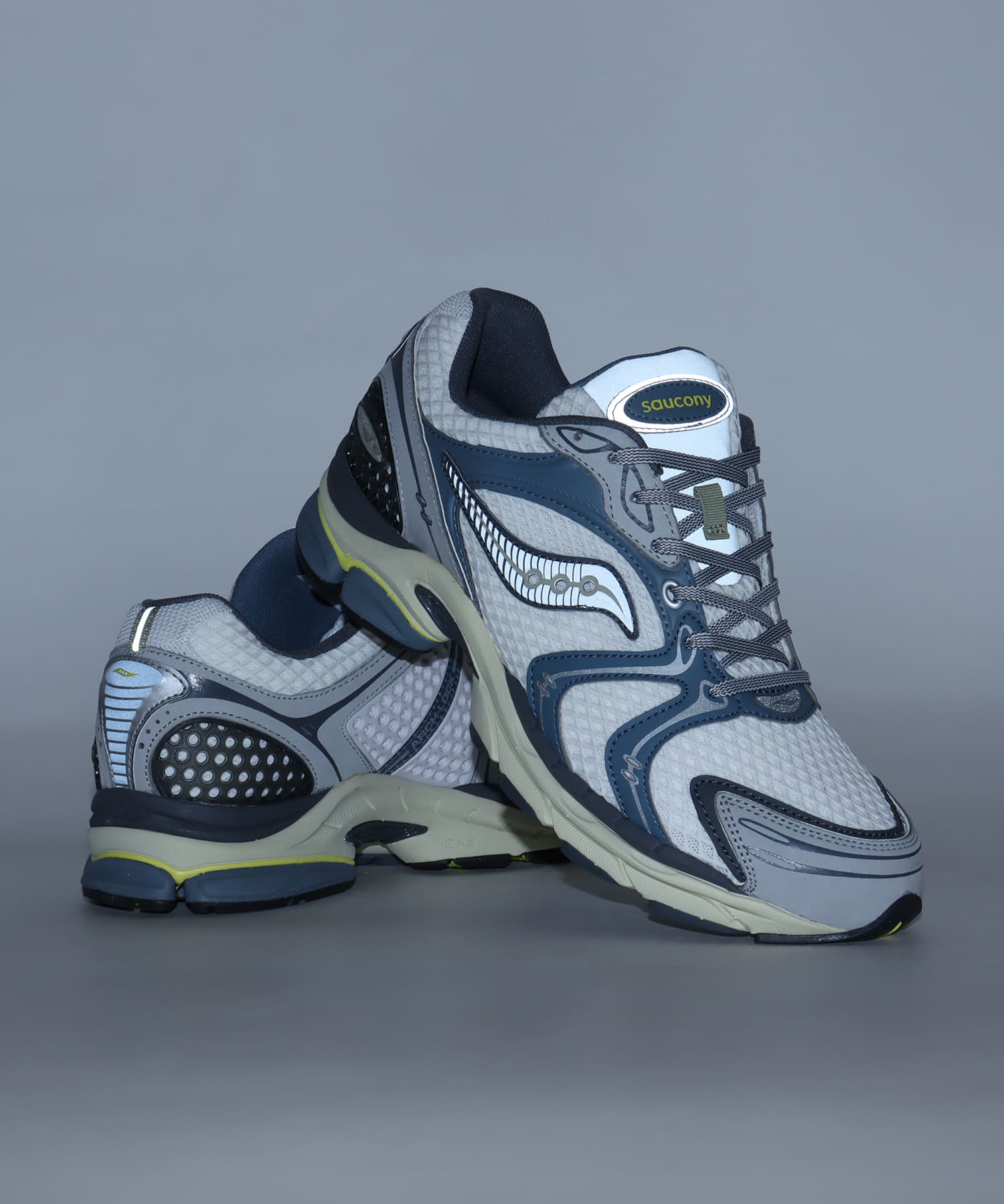 Saucony PROGRID TRIUMPH 4 ICE/ORION BLUEの画像