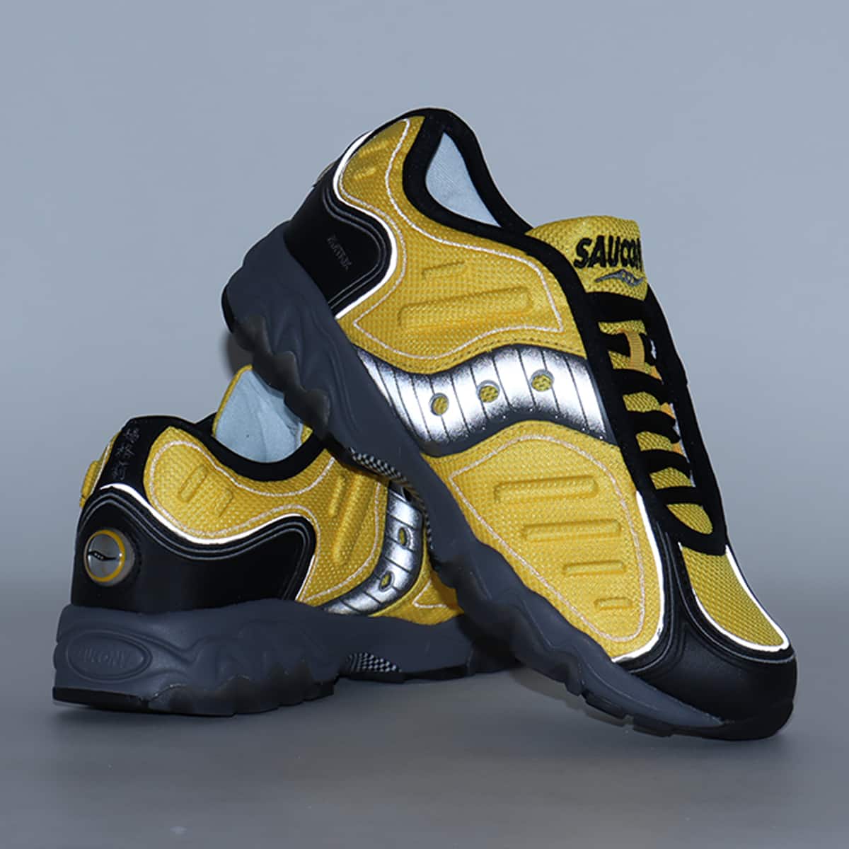 Saucony Matrix YELLOW/BLACKの画像