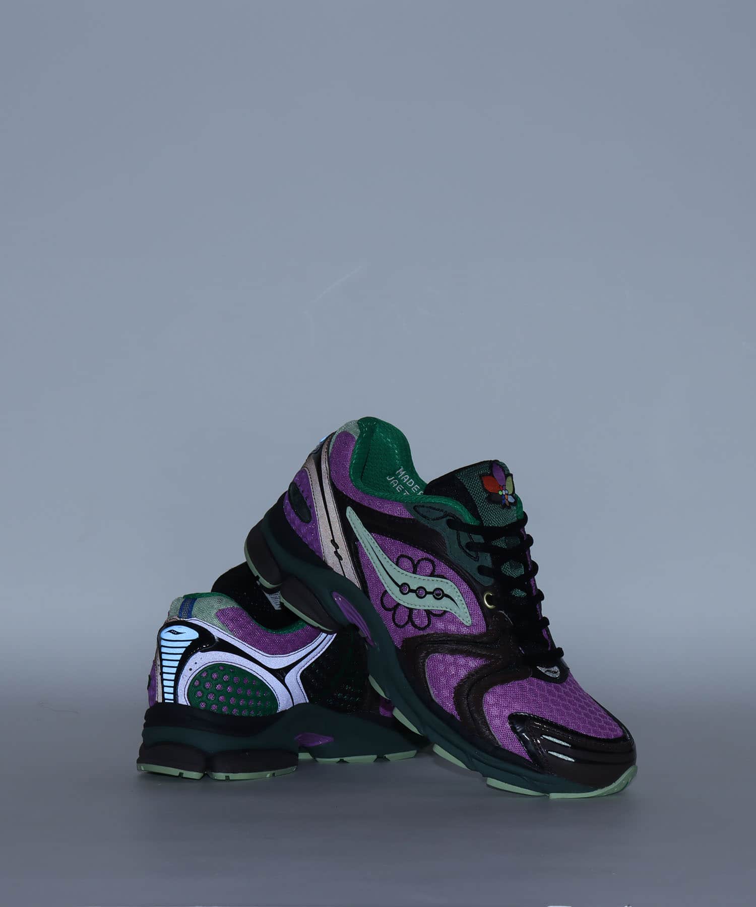 Saucony x JaeTips PROGRID TRIUMPH 4 VIOLET/EARTHの画像