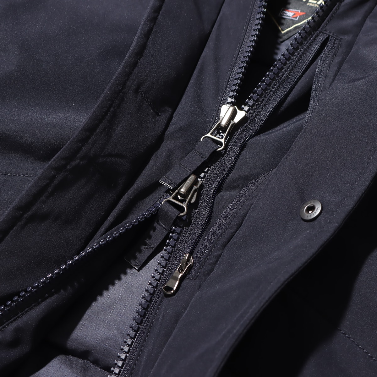 nanamica GORE-TEX Short Down Jacket Navy 23FA-Iの画像