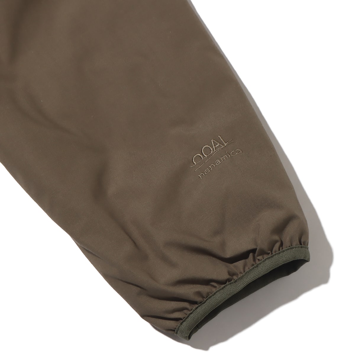 nanamica Reversible Down Cardigan Khaki Beigeの画像