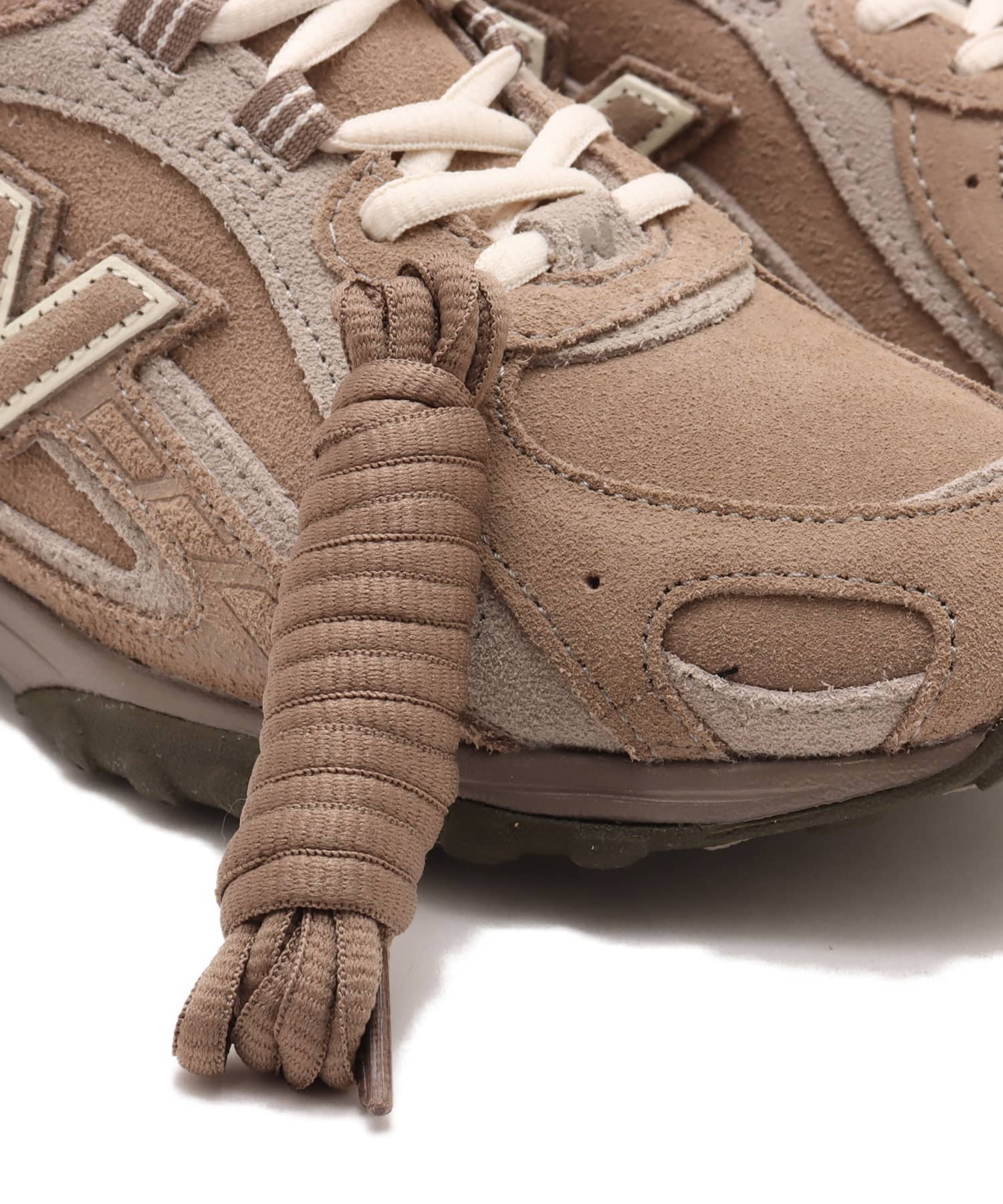 New Balance U204LMMA BROWNの画像
