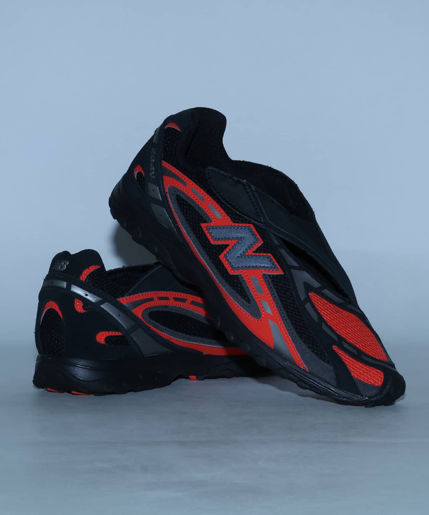 New Balance U204VMCV BLACK/REDの画像