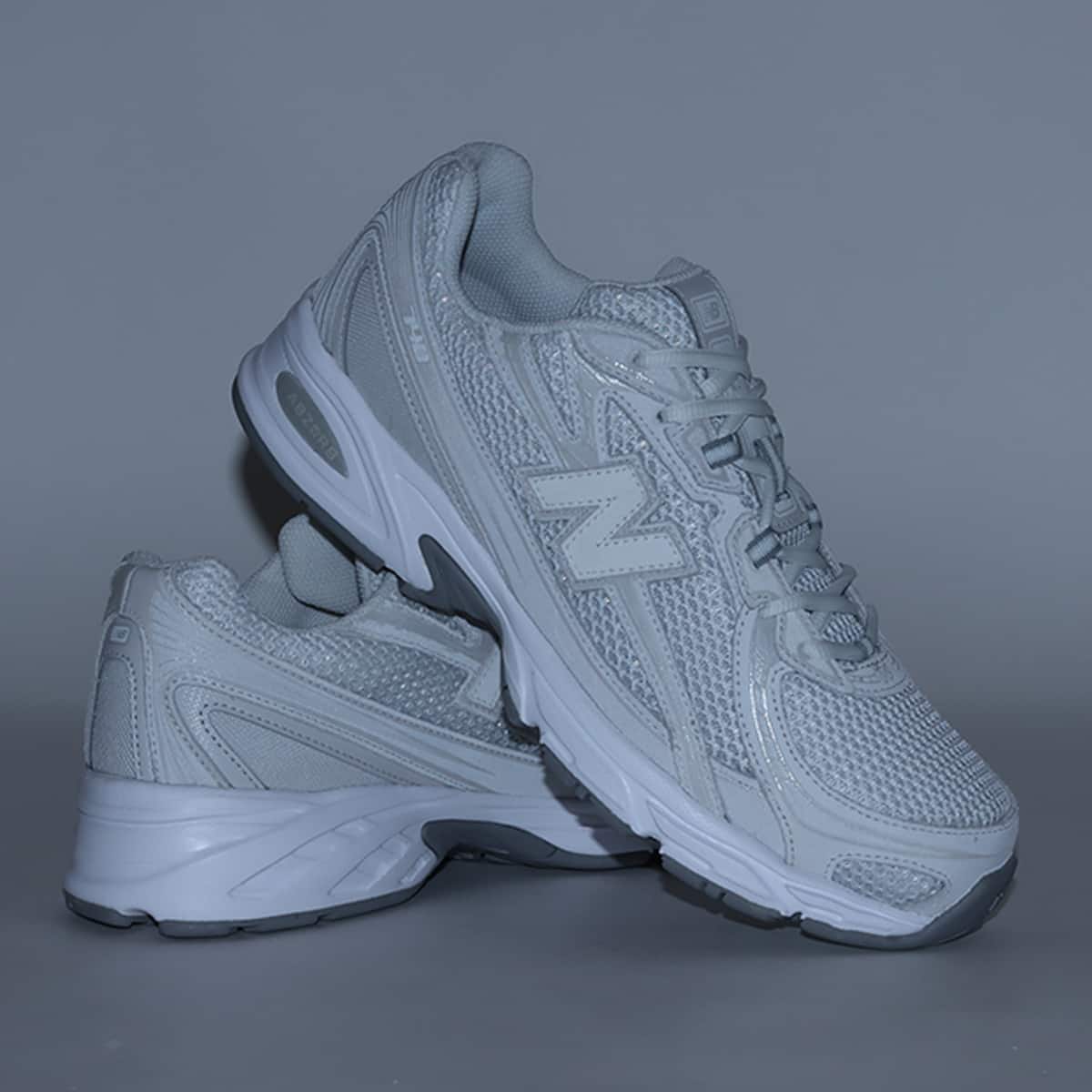 New Balance U740GS2 GRAYの画像