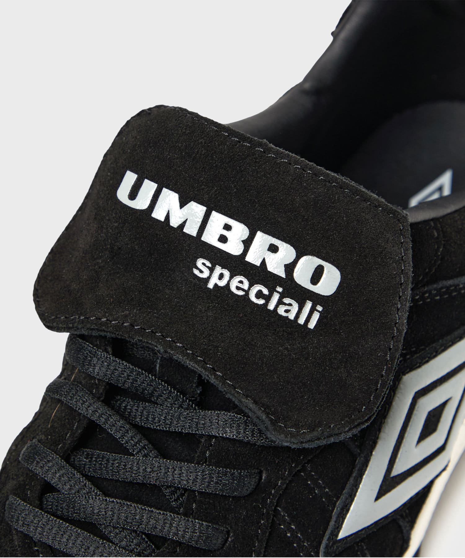 UMBRO UMBRO SPECIALI TR BLACKの画像