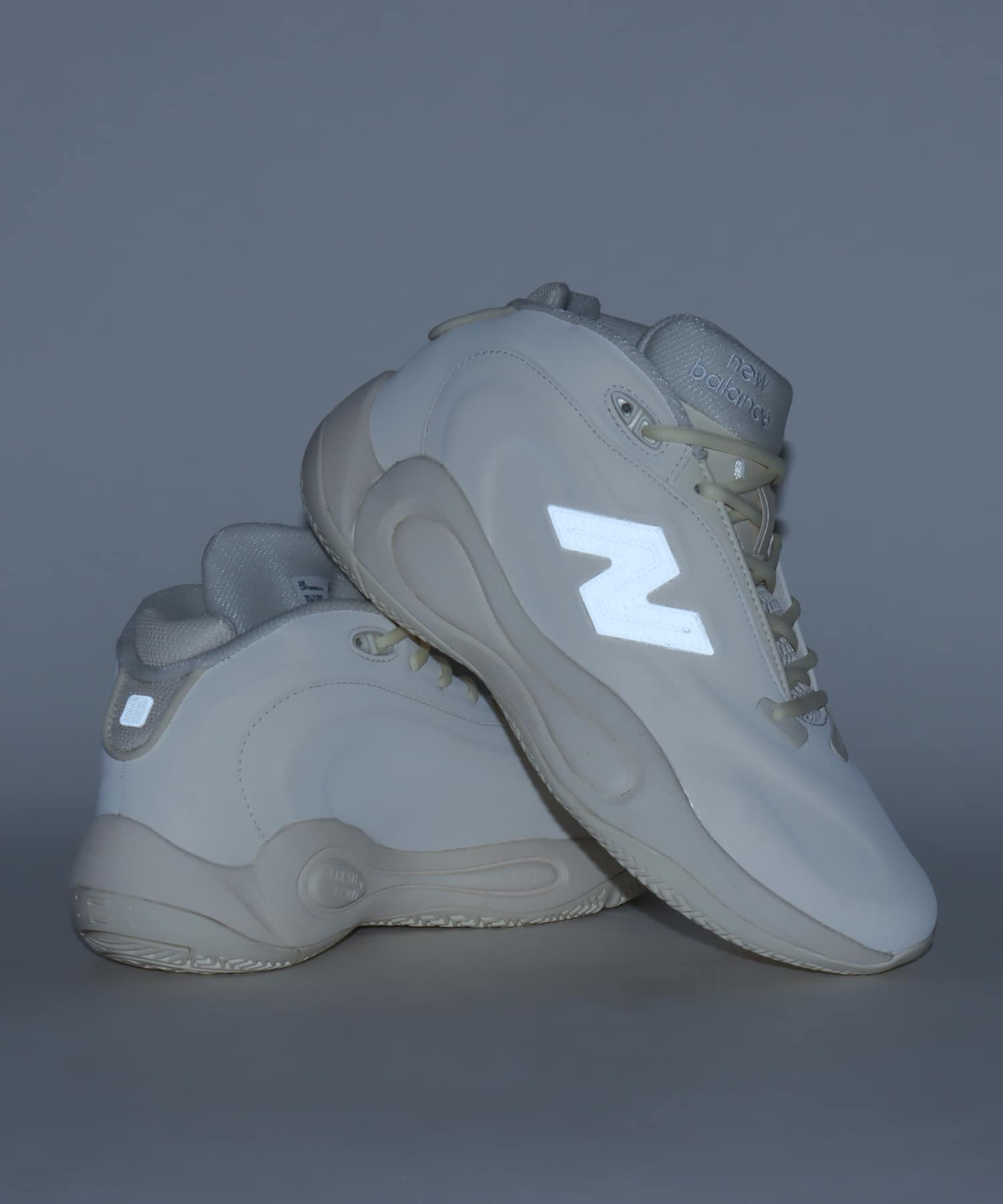 New Balance UFFBB8UU BEIGEの画像