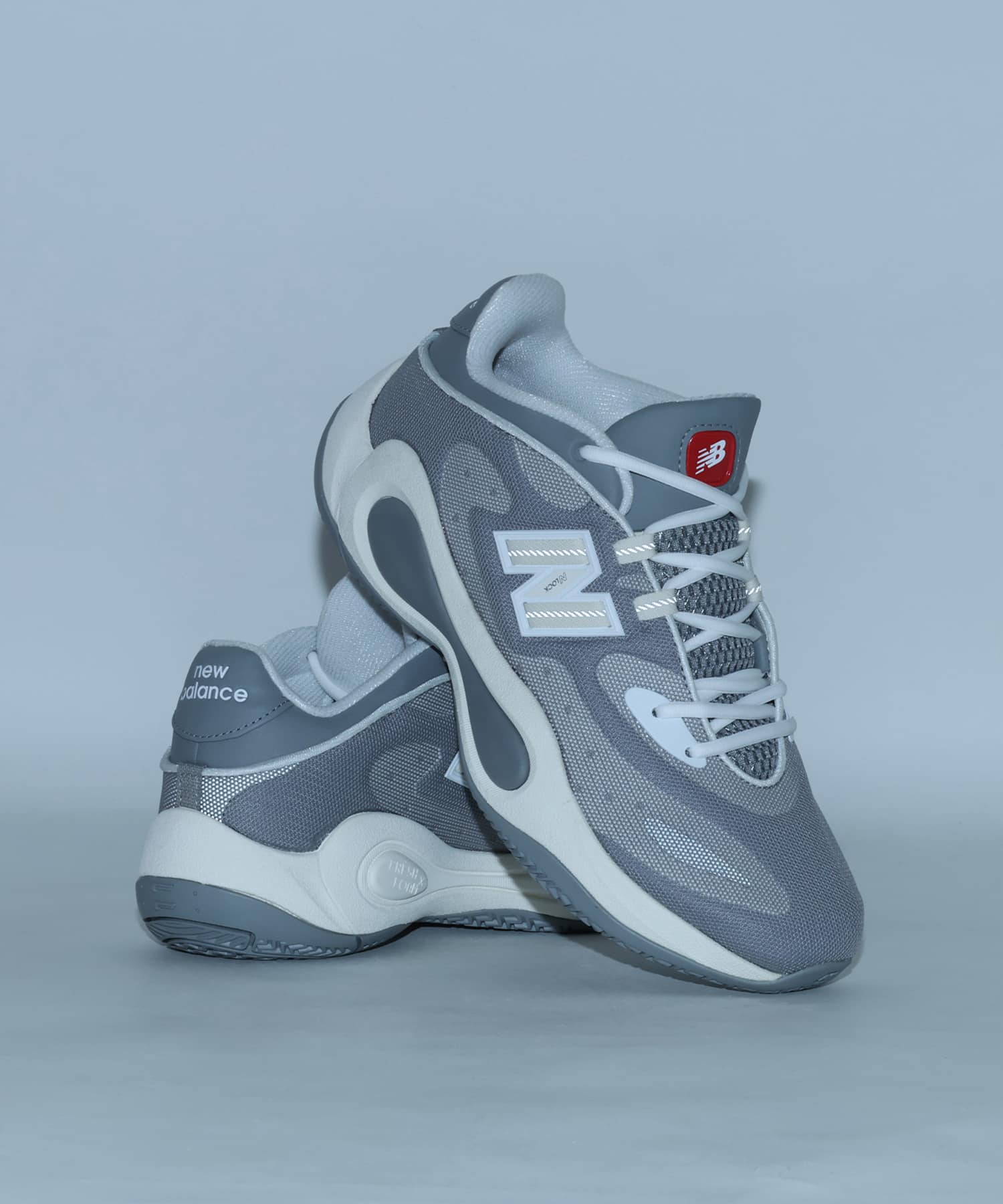 New Balance UFFBL5VT GRAYの画像