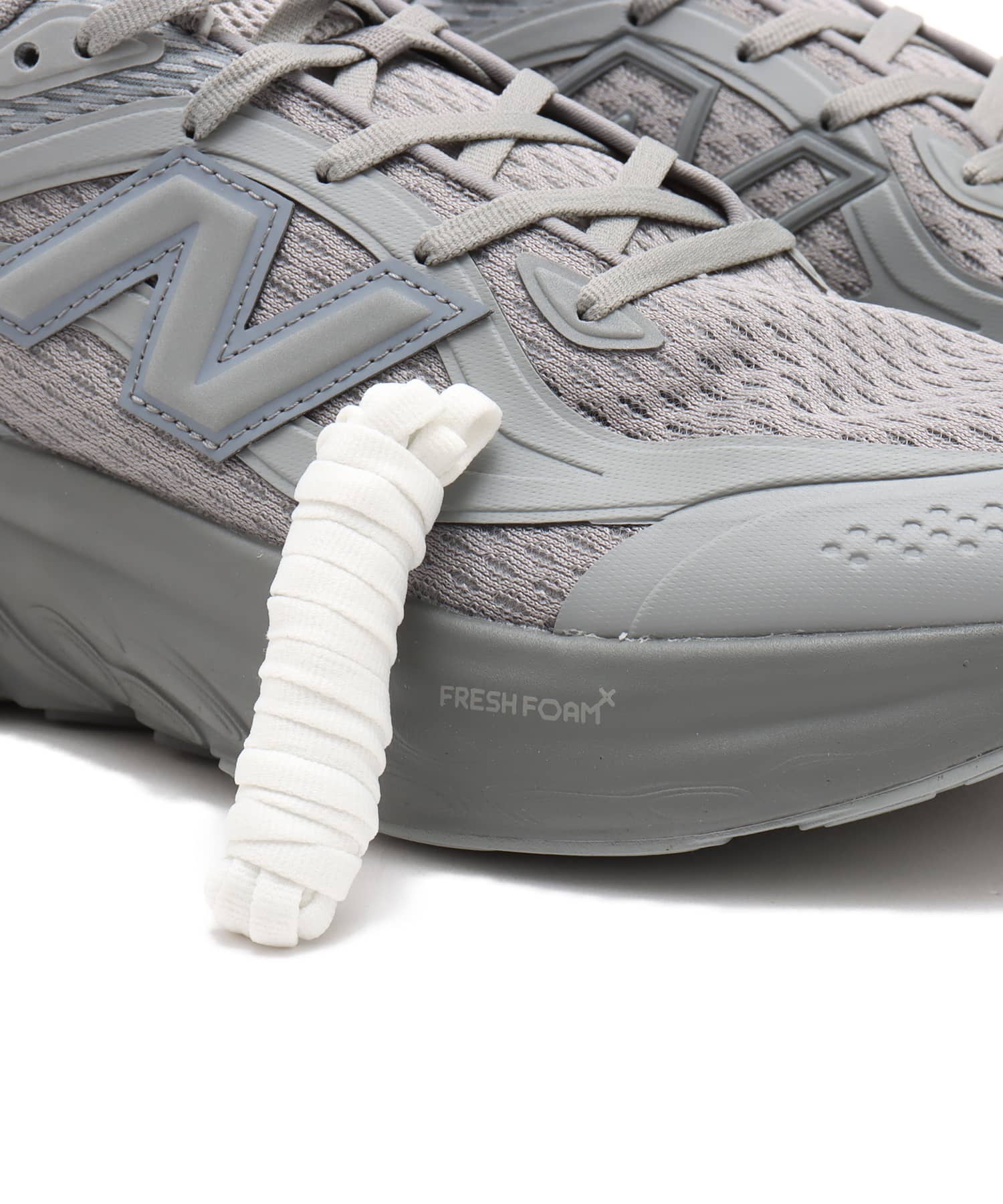 New Balance UTRNWC GRAYの画像
