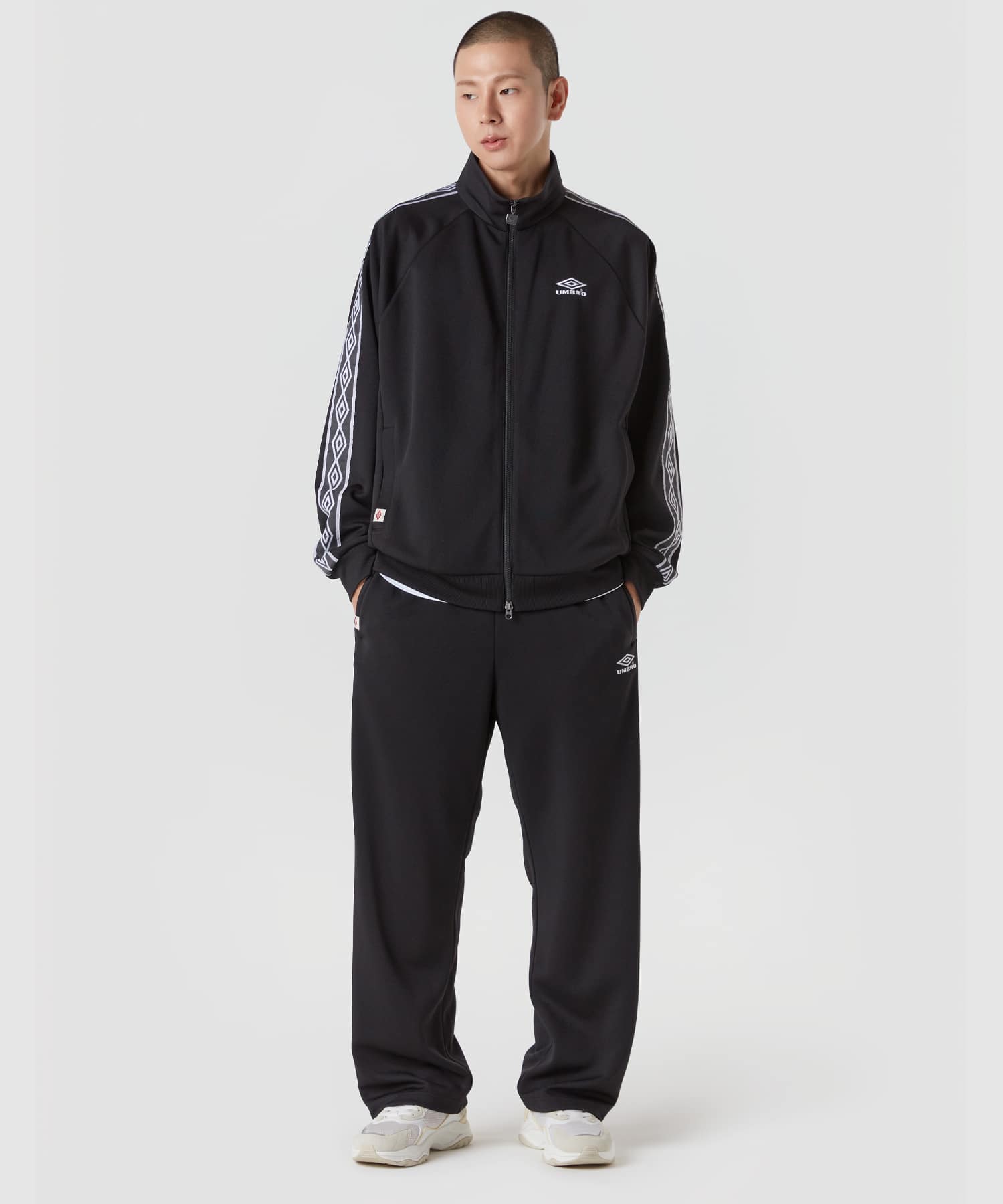 UMBRO 【KOREA COLLECTION】HBL OG TRACKPANTS ブラックの画像
