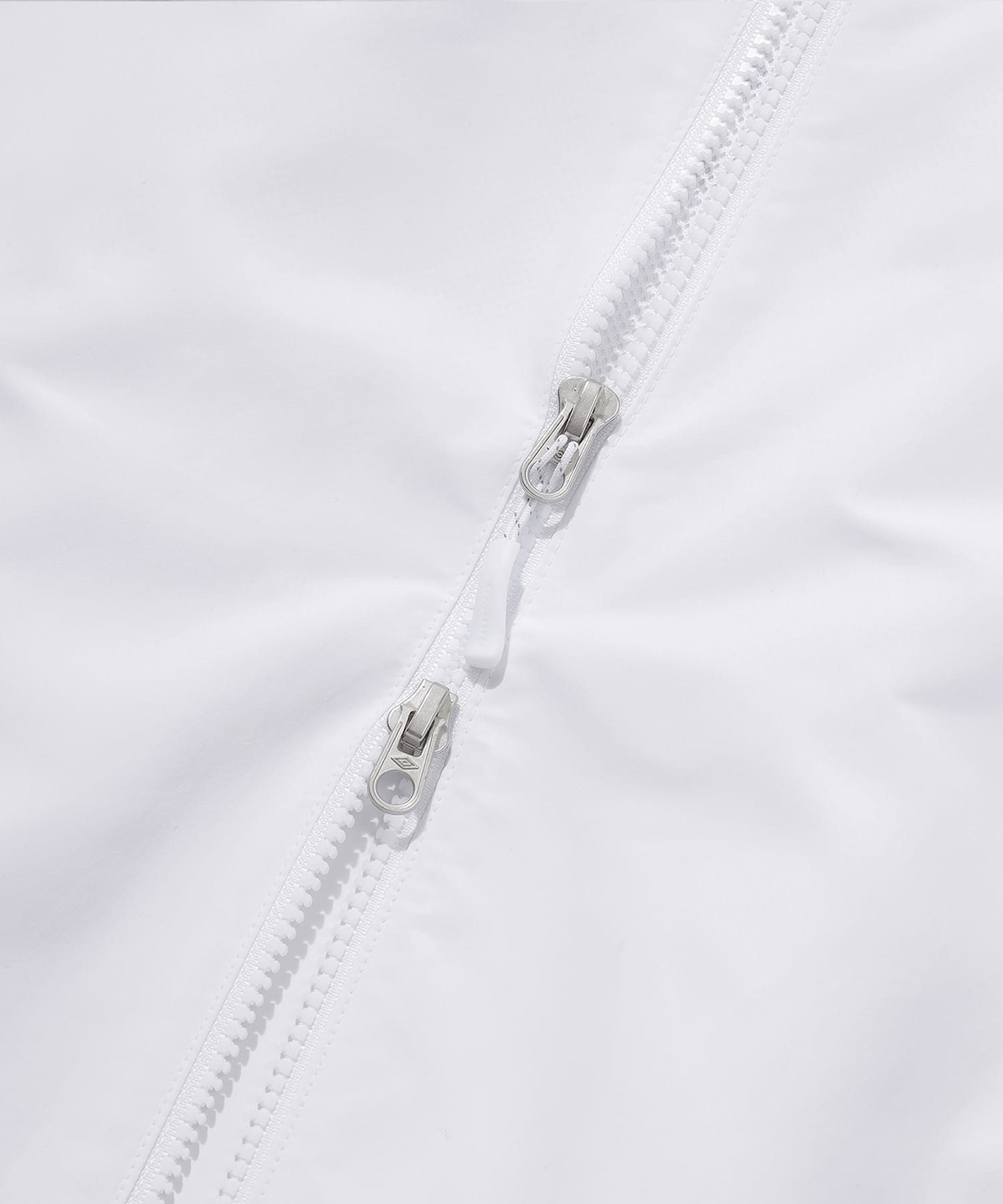 UMBRO 【KOREA COLLECTION】COLOR BLOCK STAND-NECK JACKET ホワイトの画像