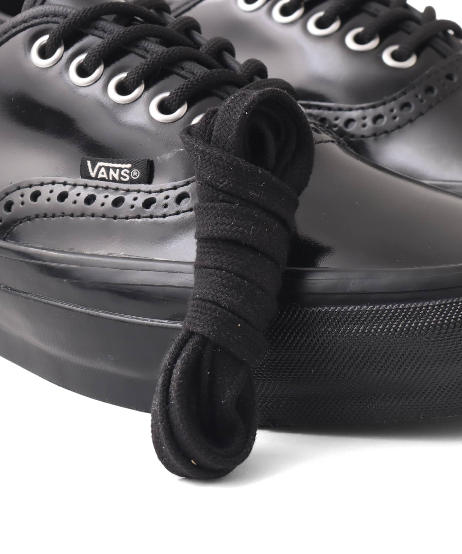 VANS OTW Authentic 44 Siped Vibram Gloss Leather Brogue BLACK/BLACKの画像