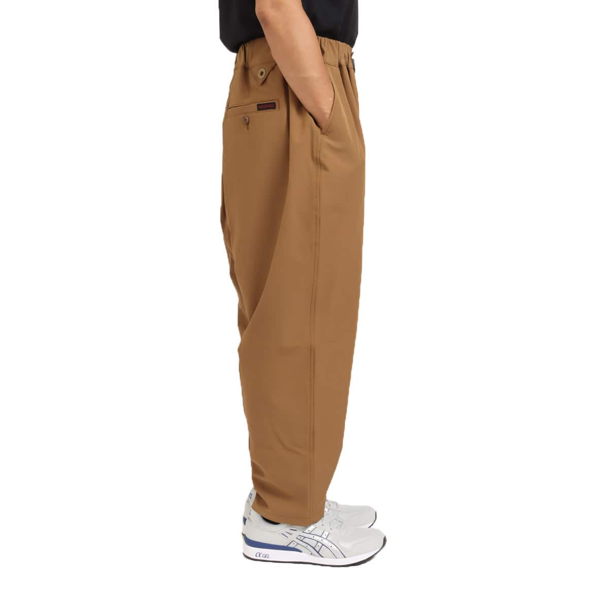 WHITE MOUNTAINEERING × GRAMICCI STRETCHED SAROUEL PANTS BEIGE 21FA-I