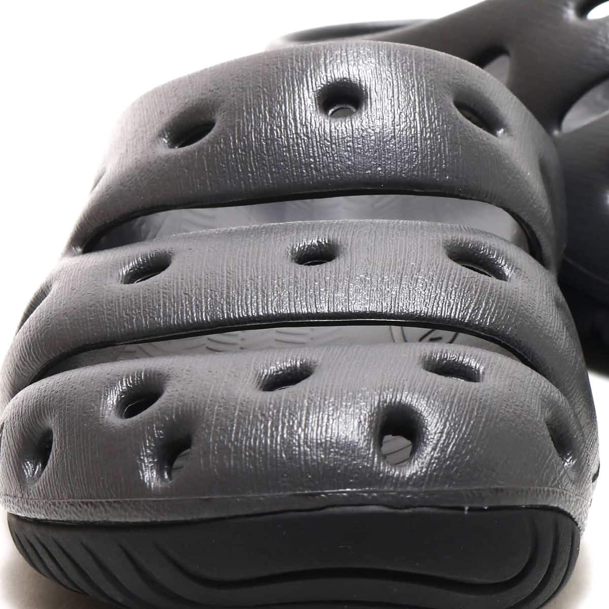 KEEN YOGUI Magnet/Black 23FA-Iの画像