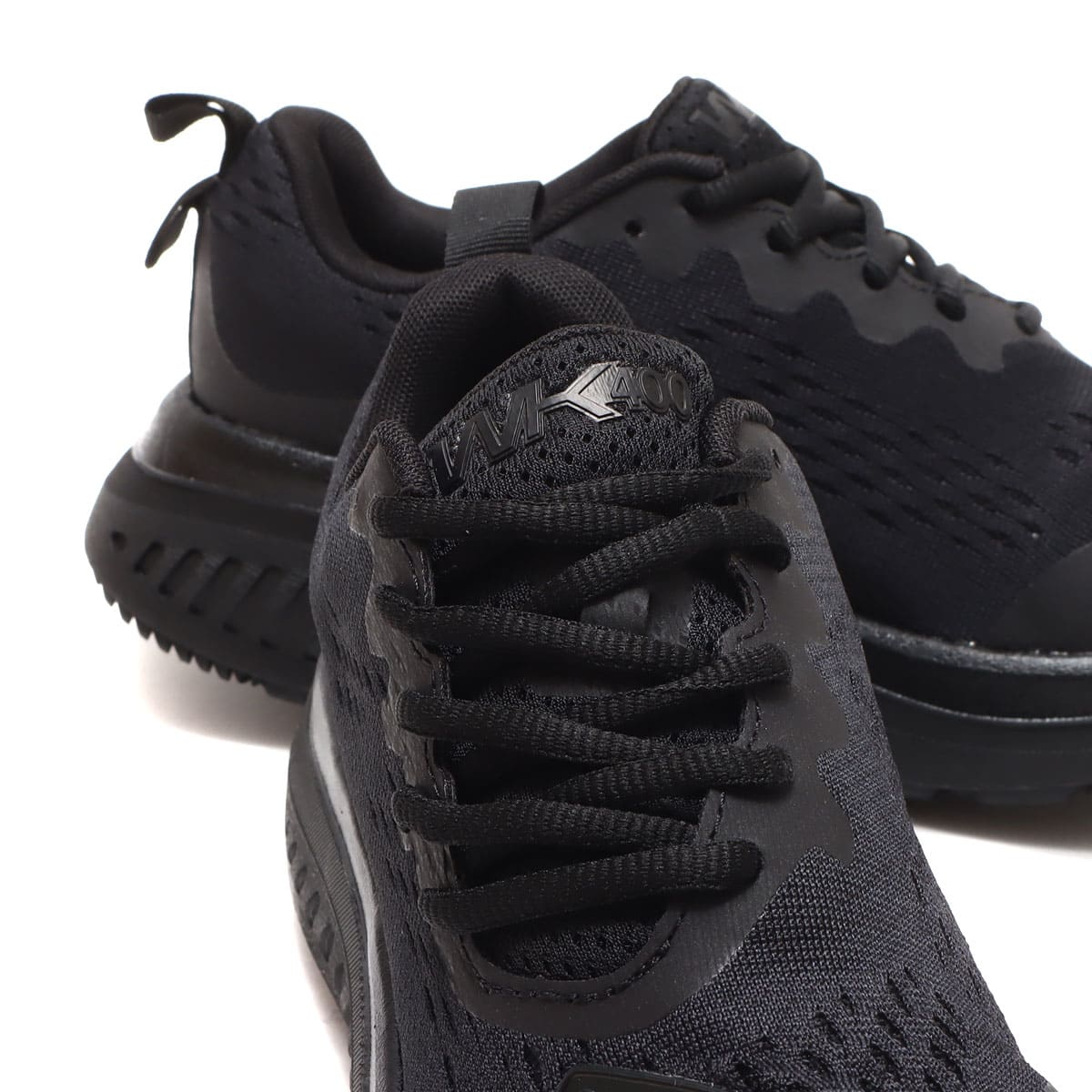 KEEN WK400 Triple Blackの画像
