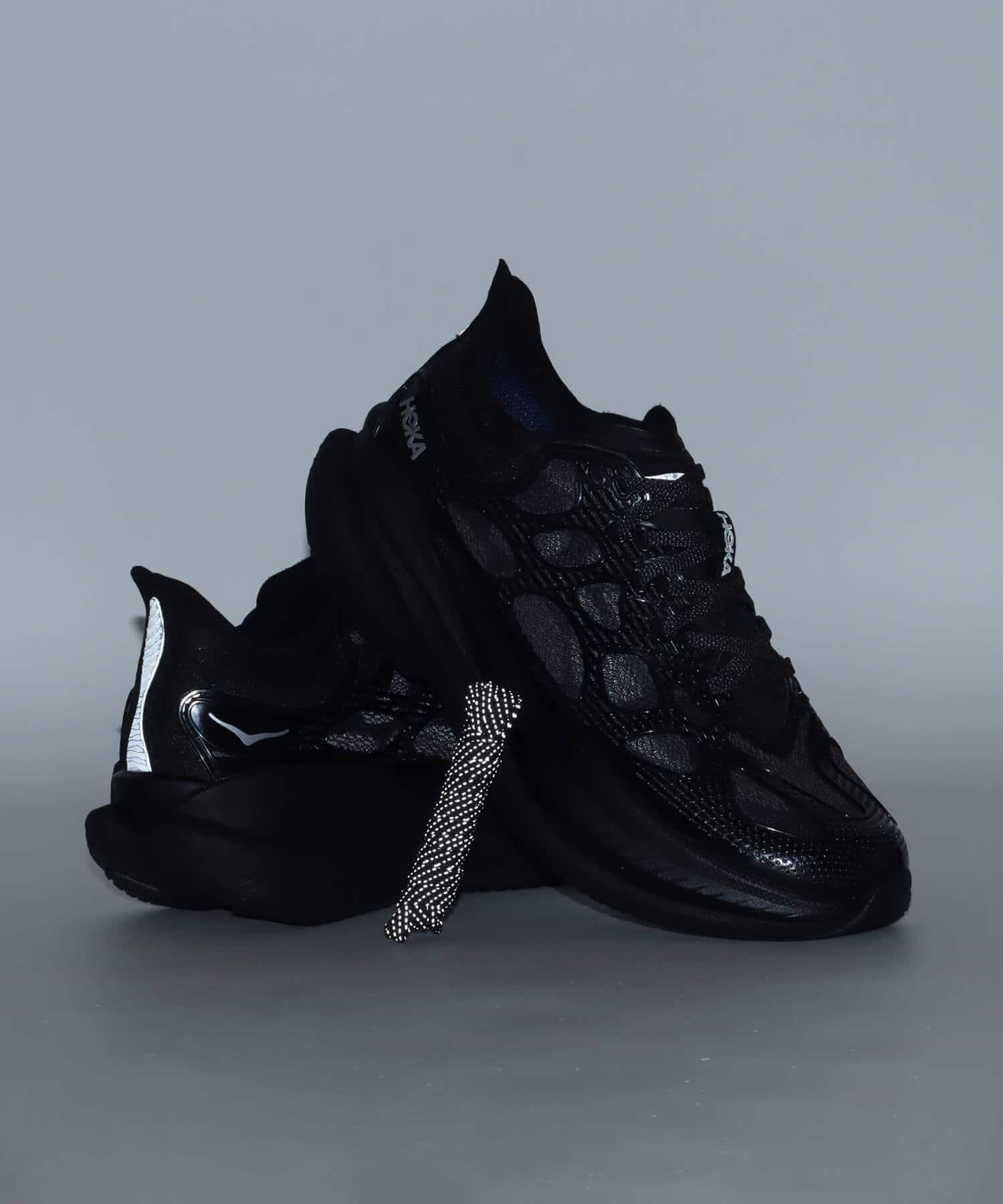 HOKA MACH CAGED BLACK / MIDNIGHT BLUEの画像