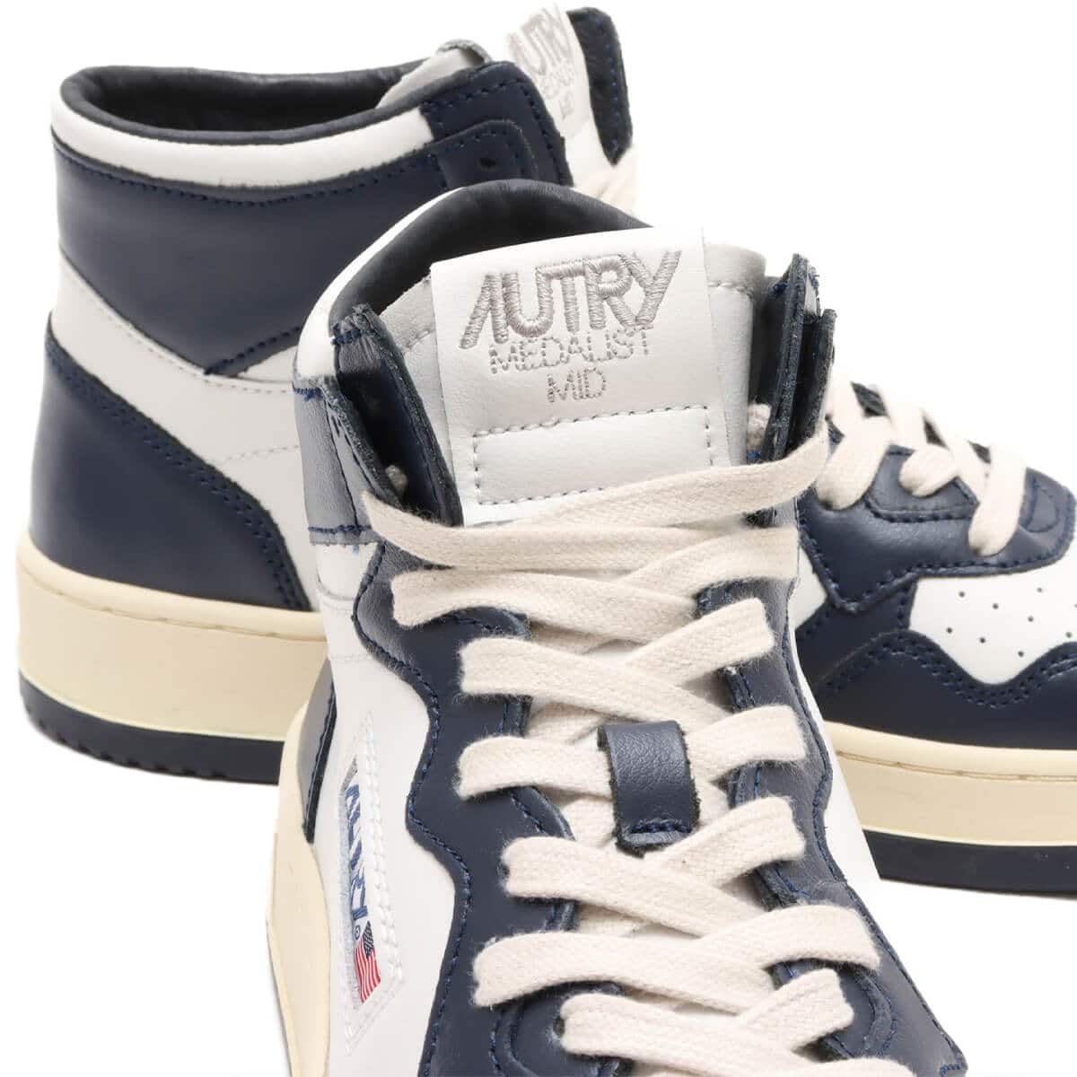 AUTRY MEDALIST MID LLWH/BL の画像