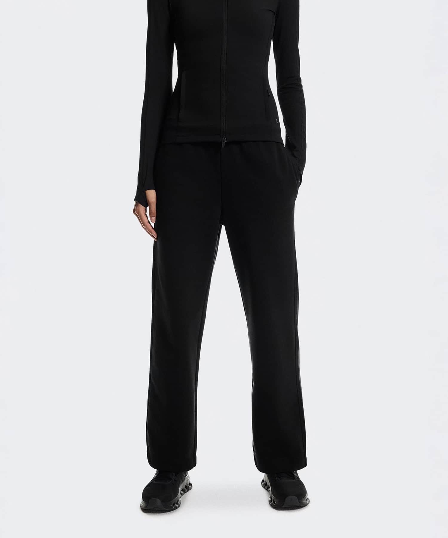 On Club Collective Pants Blackの画像