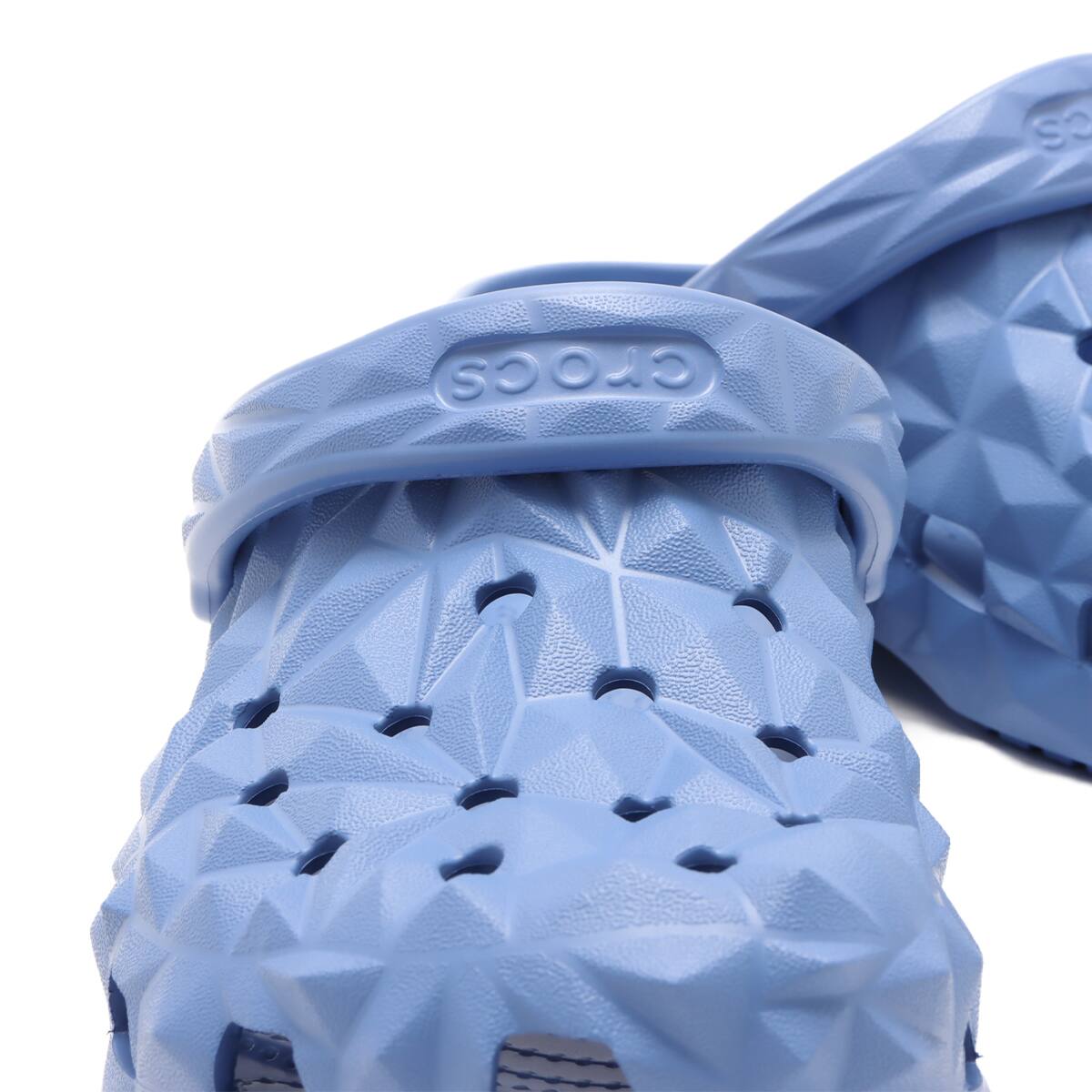 crocs Classic Geometric Clog Elemental Blue の画像