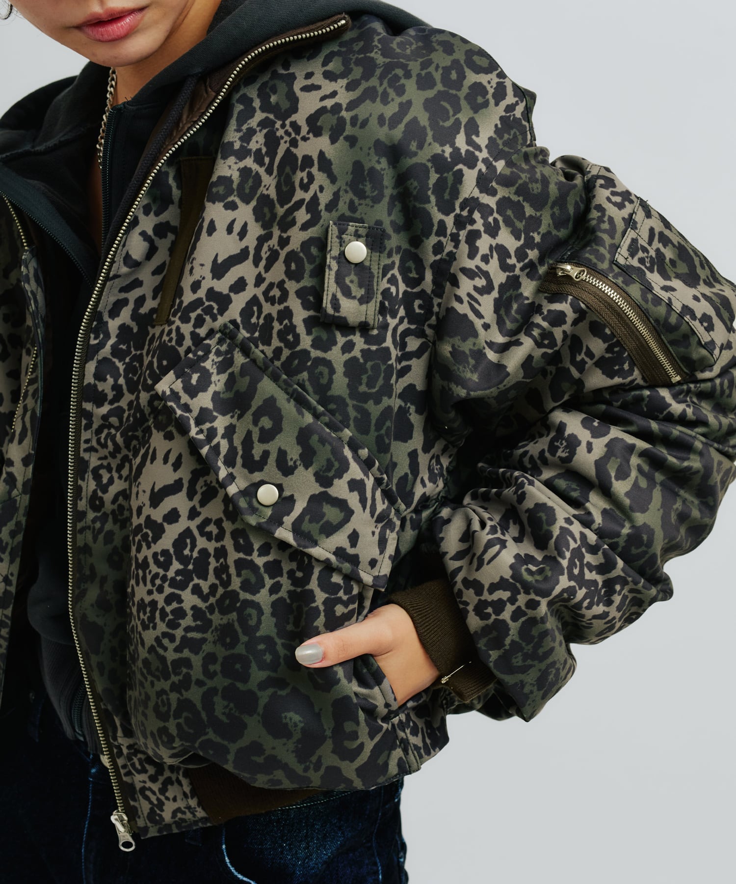 atmos pink Bomber Jacket LEOPARDの画像