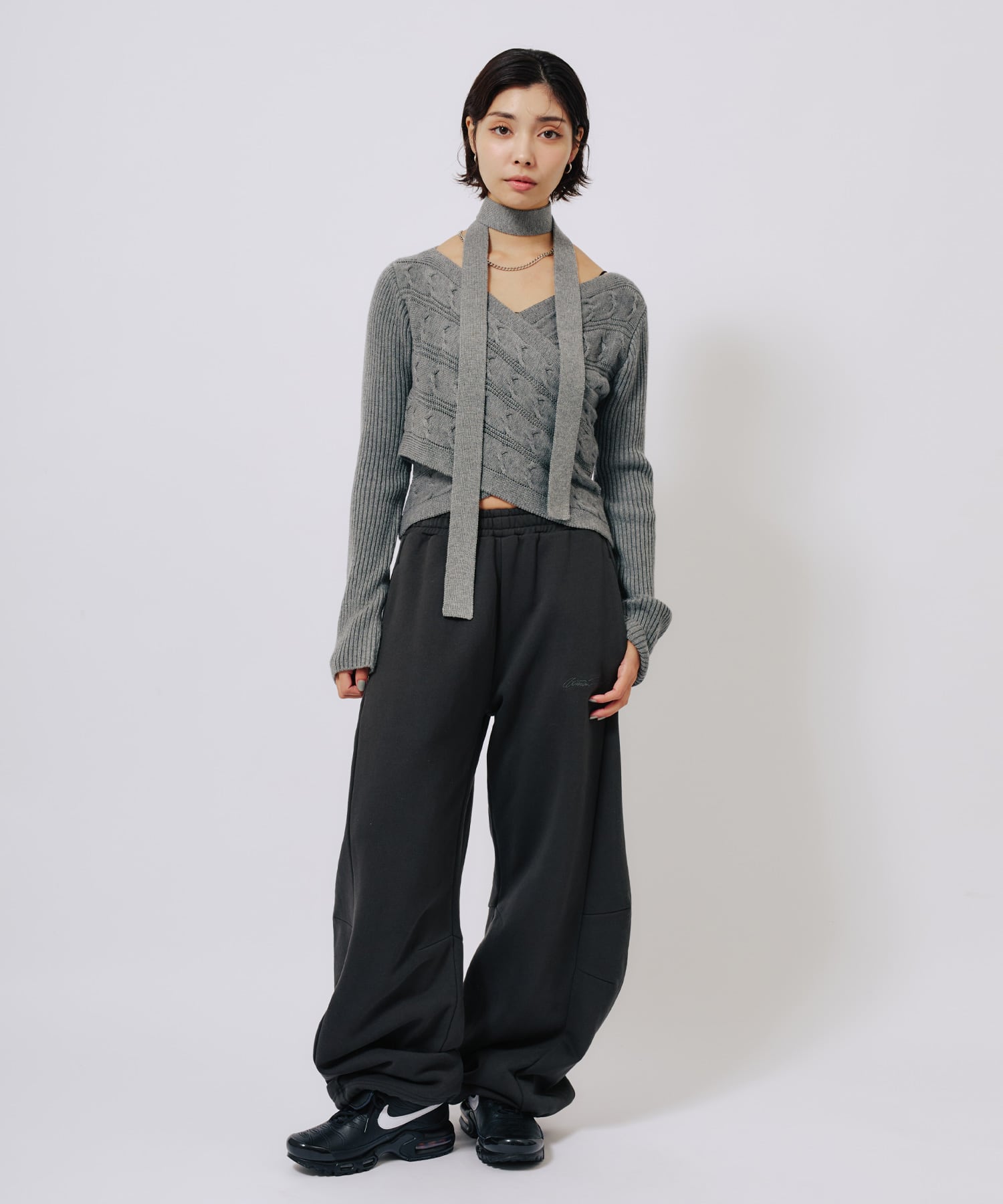 atmos pink Sweat Baggy Pants CHARCOALの画像