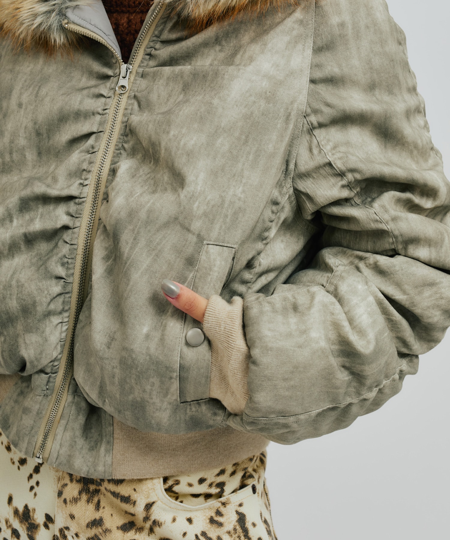 atmos pink Faux Fur Hooded Jacket BEIGEの画像