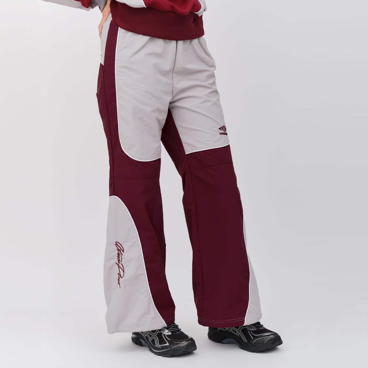 UMBRO × atmos pink Track Pants BURGUNDYの画像