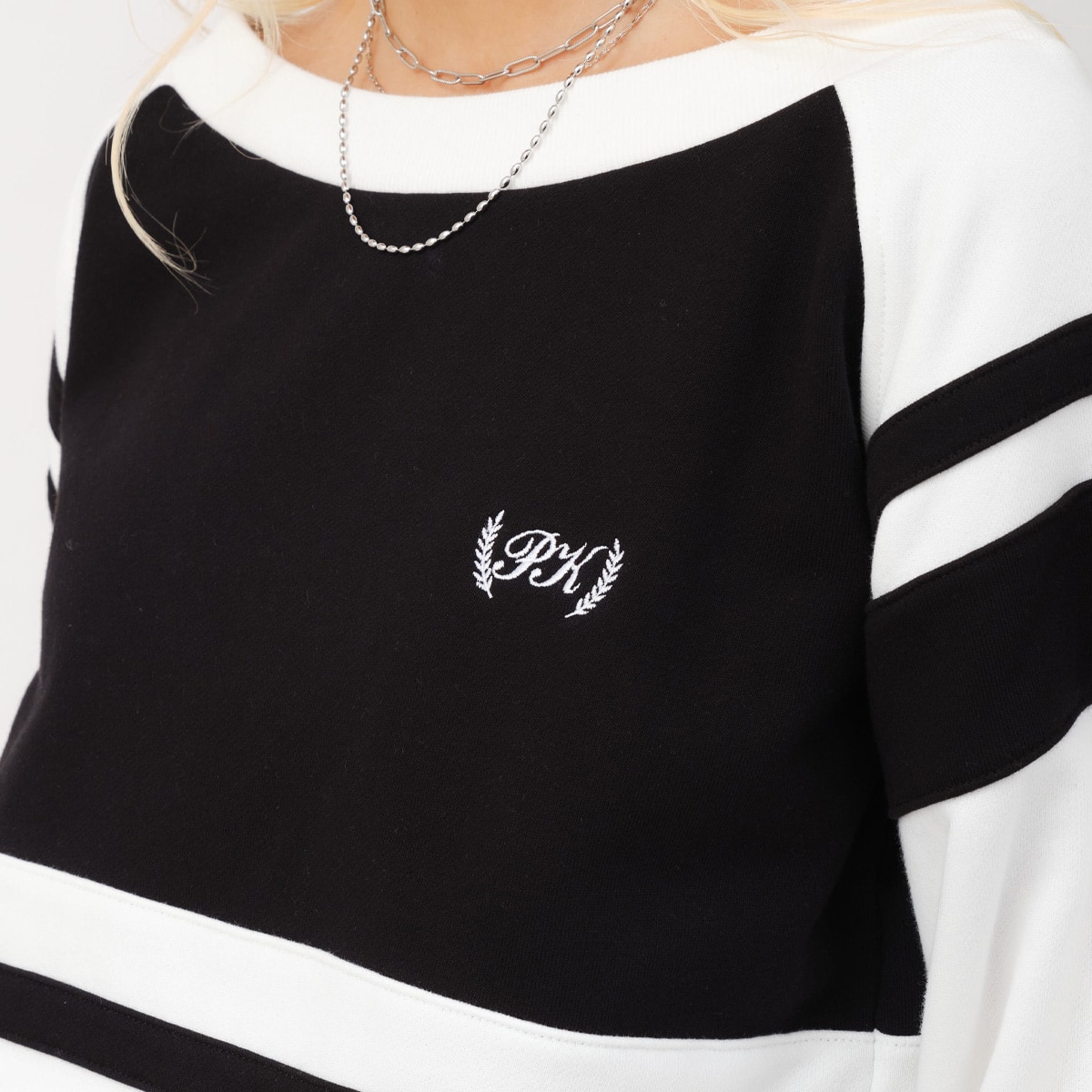 atmos pink Bell Sleeves Line Sweatshirt BLACKの画像