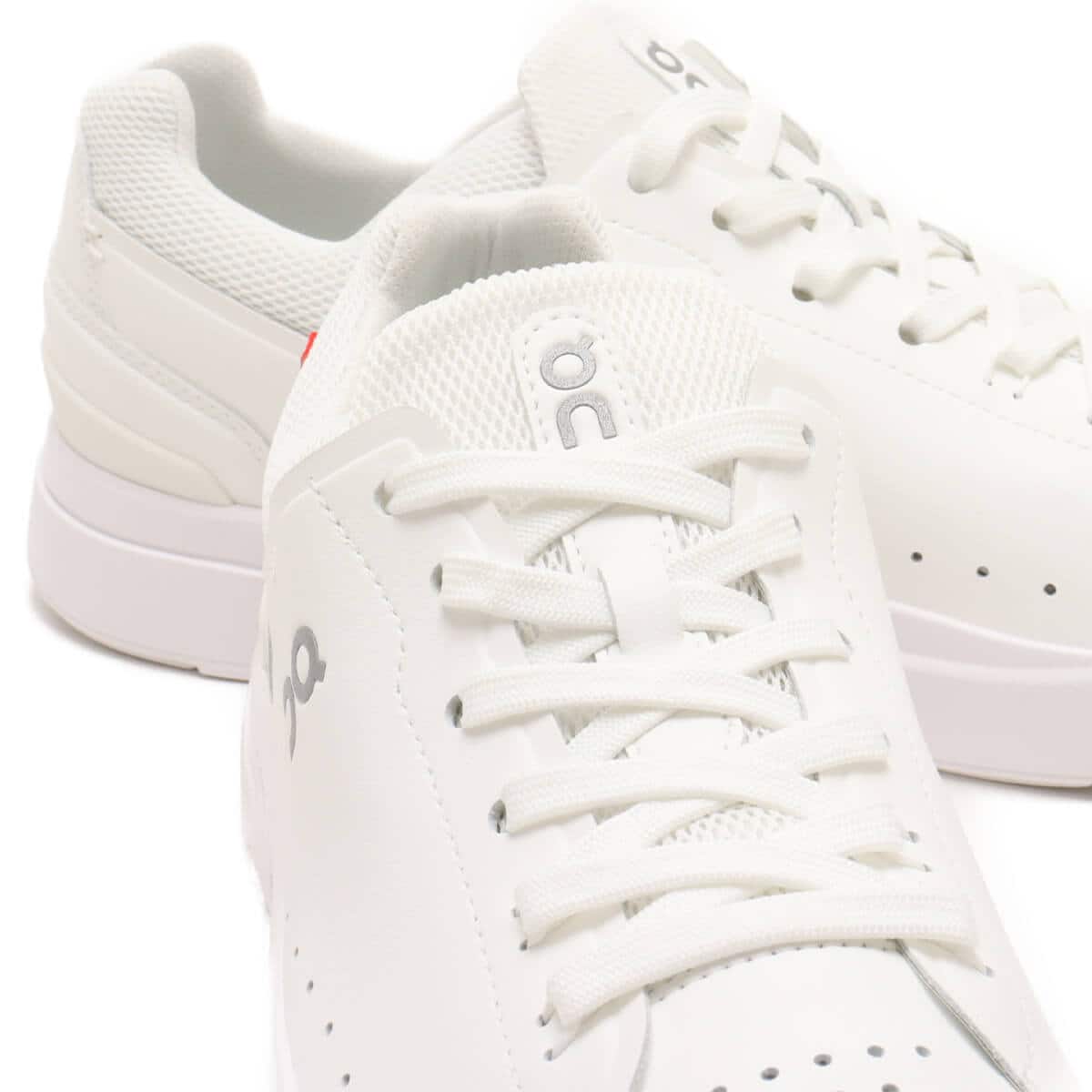 On THE ROGER Advantage 2 M White | Undyedの画像
