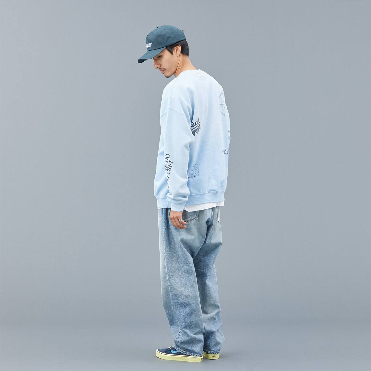 LIBERAIDERS HANDWRITING PRINT CREWNECK SAXの画像