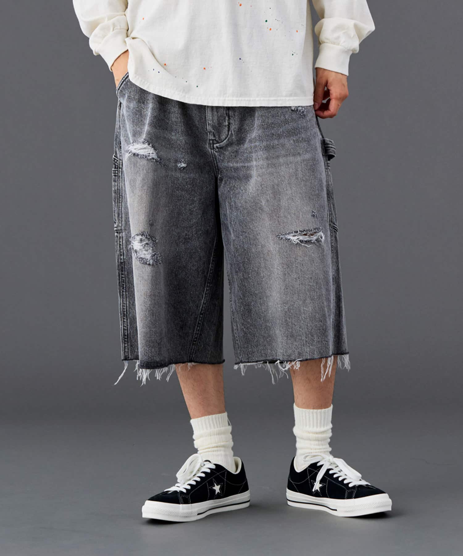 LIBERAIDERS DAMAGED DENIM BUGGY SHORTS BLACKの画像