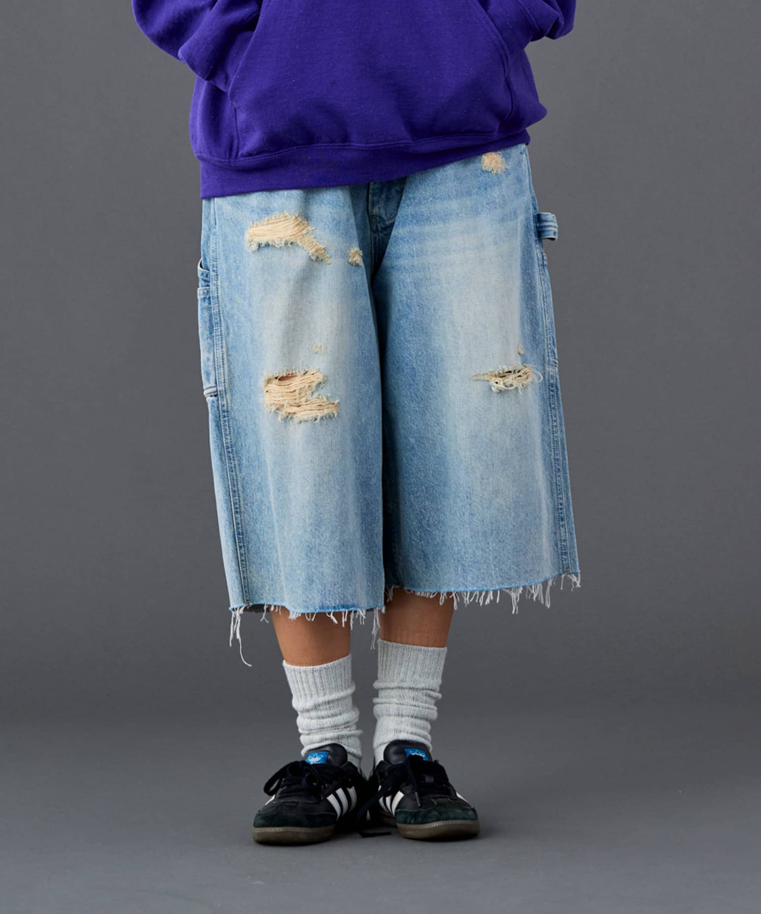 LIBERAIDERS DAMAGED DENIM BUGGY SHORTS BLUEの画像