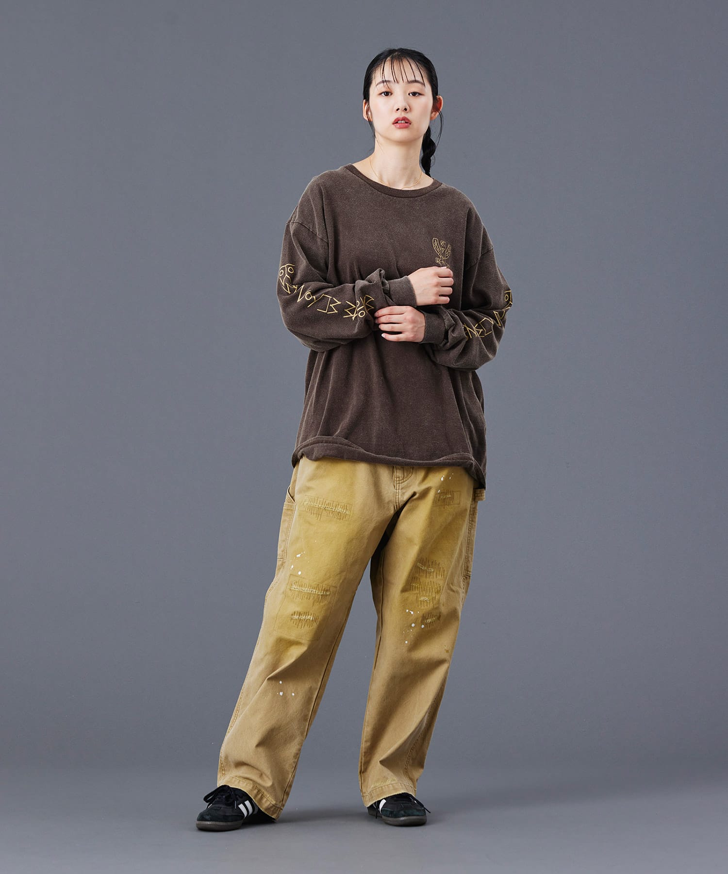 LIBERAIDERS TIFINAGH LOGO L/S TEE BROWNの画像