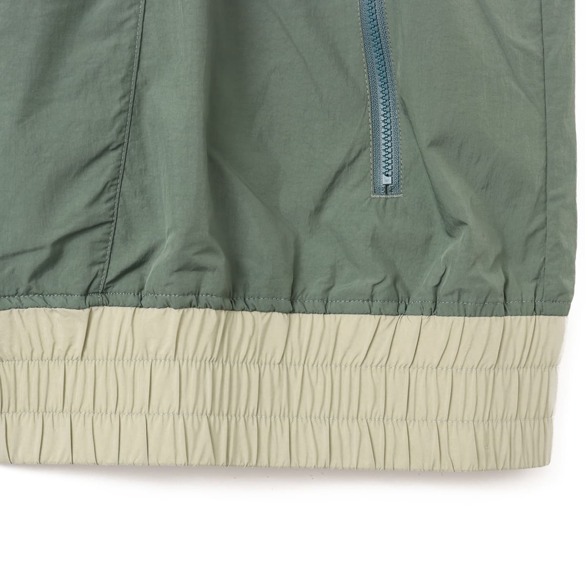 New Balance MET24 Varsity Jacket ダークジュ二パーの画像