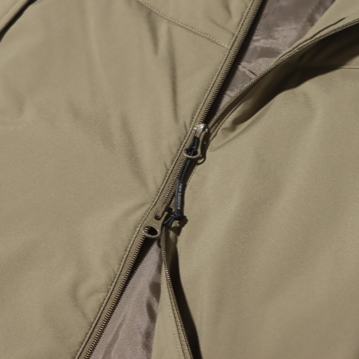 New Balance MET24 Packable Padded Vest カバートグリーン 23FW-Iの画像