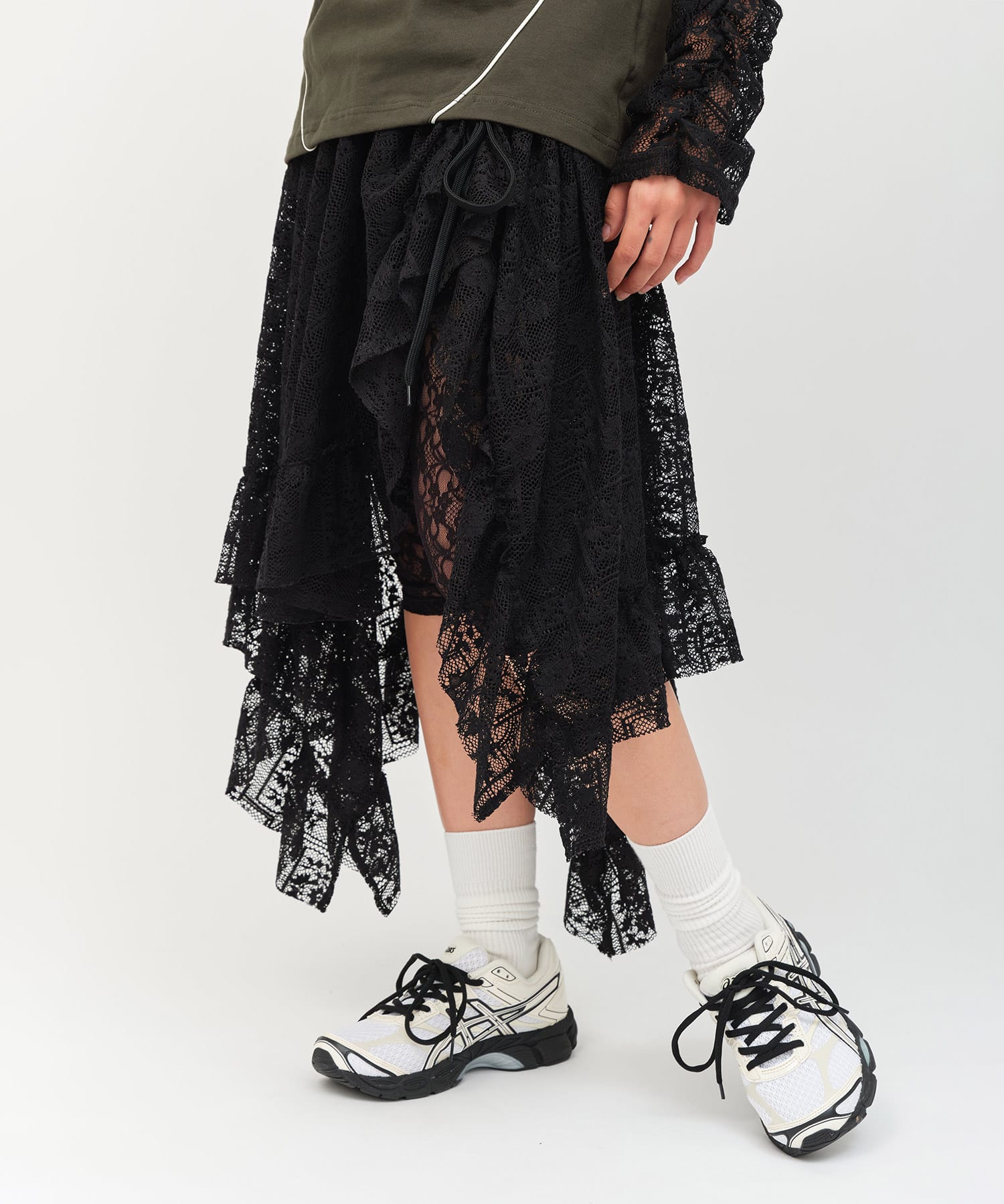 atmos pink Lace Asymmetry Skirt BLACKの画像