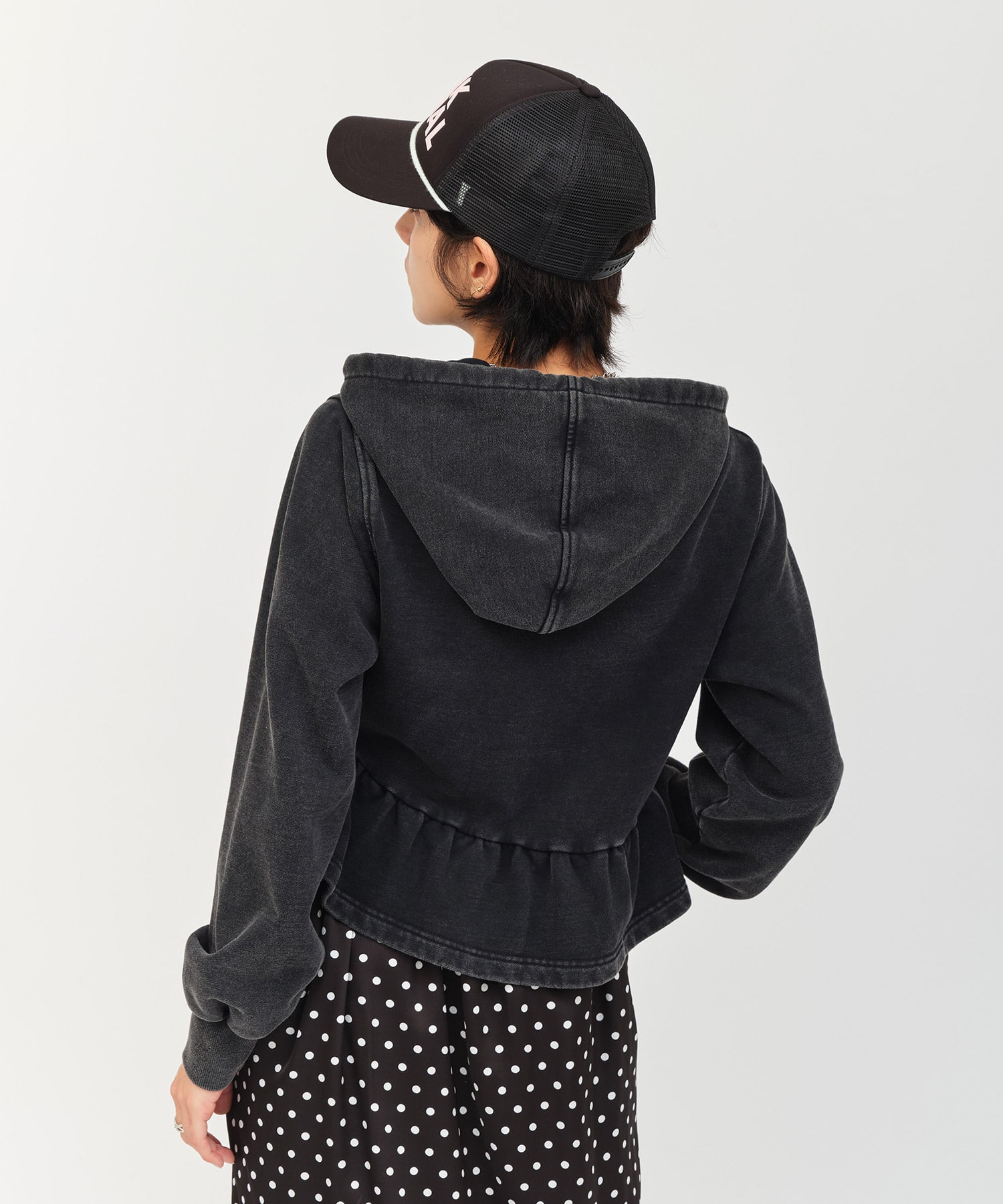 atmos pink Peplum Zip Hoodie BLACKの画像