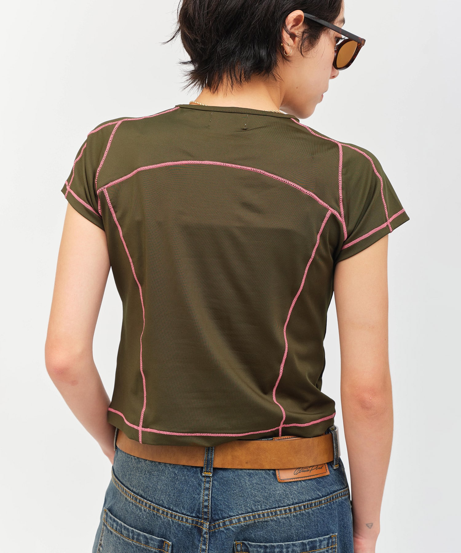 atmos pink Stitch Line T-Shirt BROWNの画像