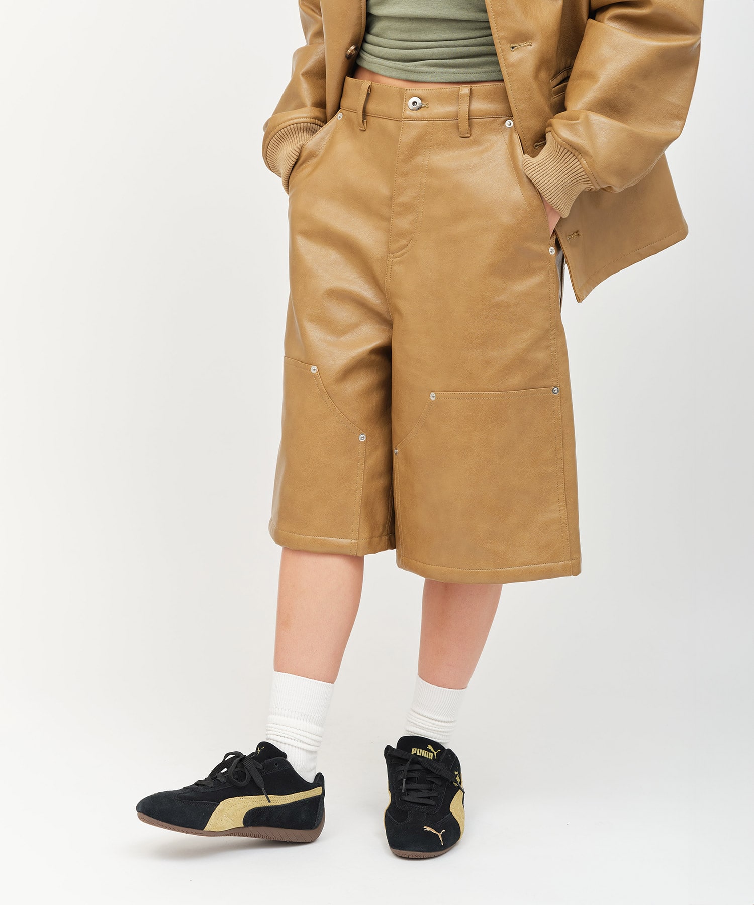 atmos pink Synthetic Leather Half Pants BEIGEの画像