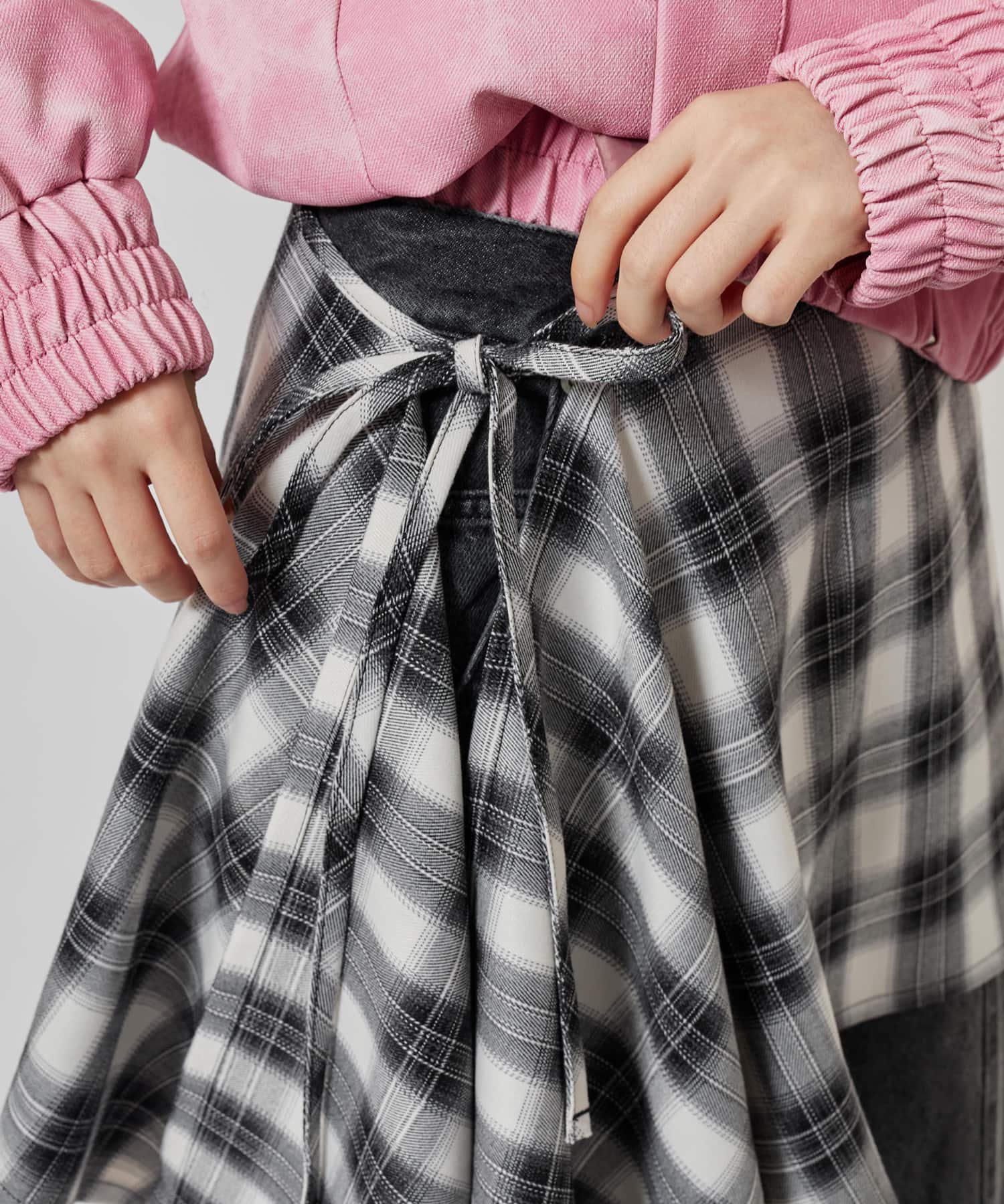 atmos pink Plaid Wrap Skirt BLACKの画像