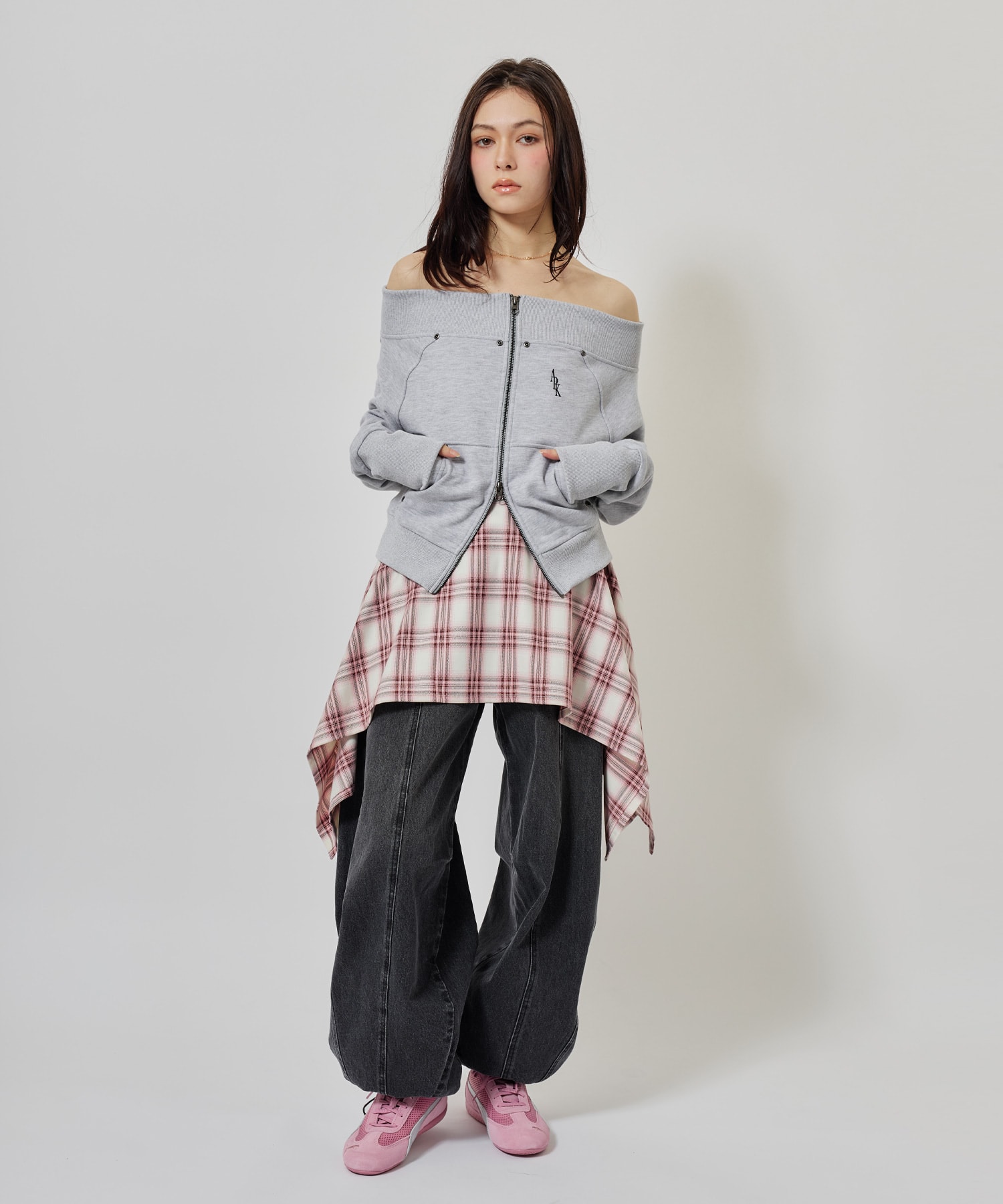 atmos pink Off-shoulder Sweat Zip-up GRAYの画像