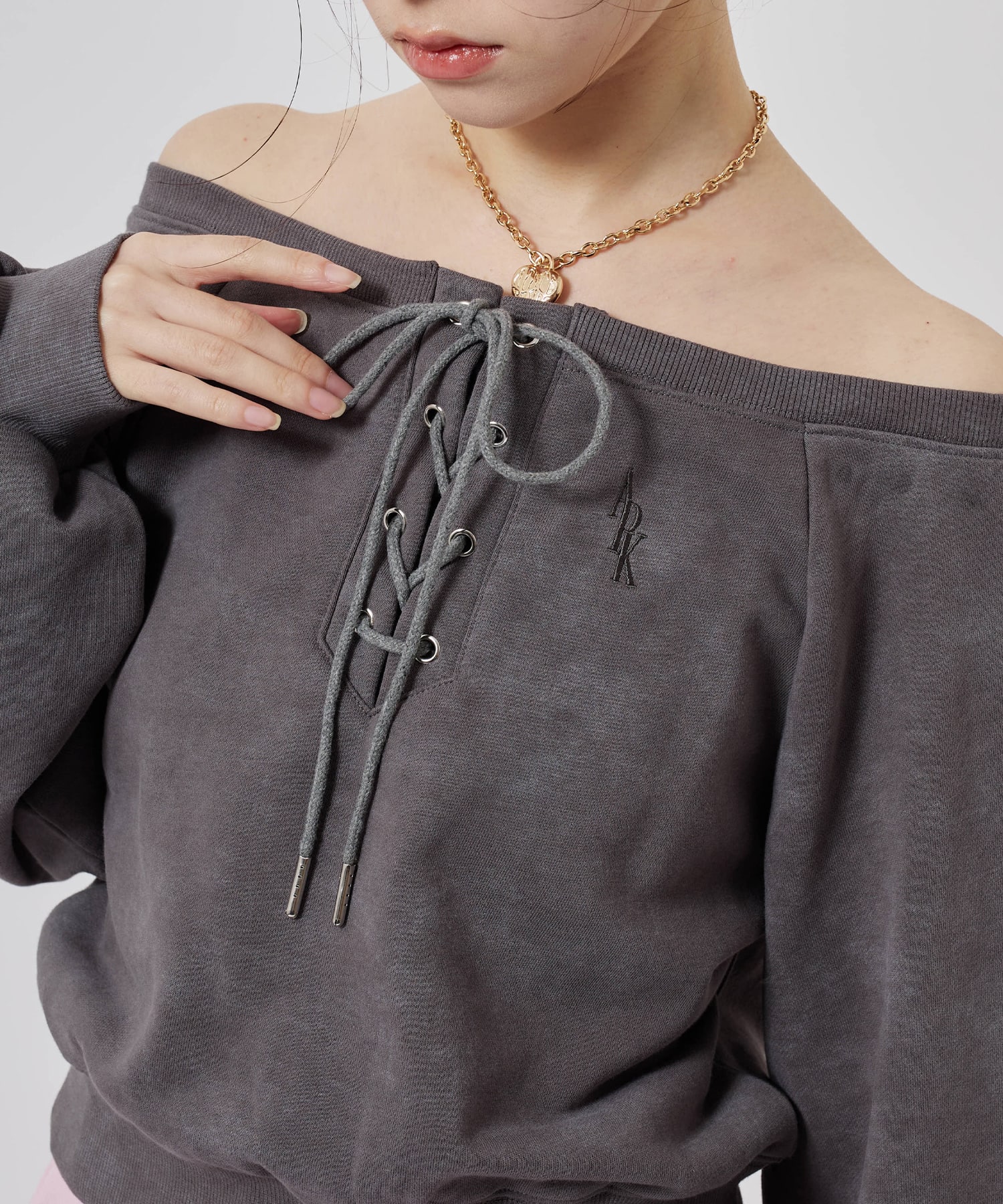 atmos pink Lace-up Sweat Top CHARCOALの画像