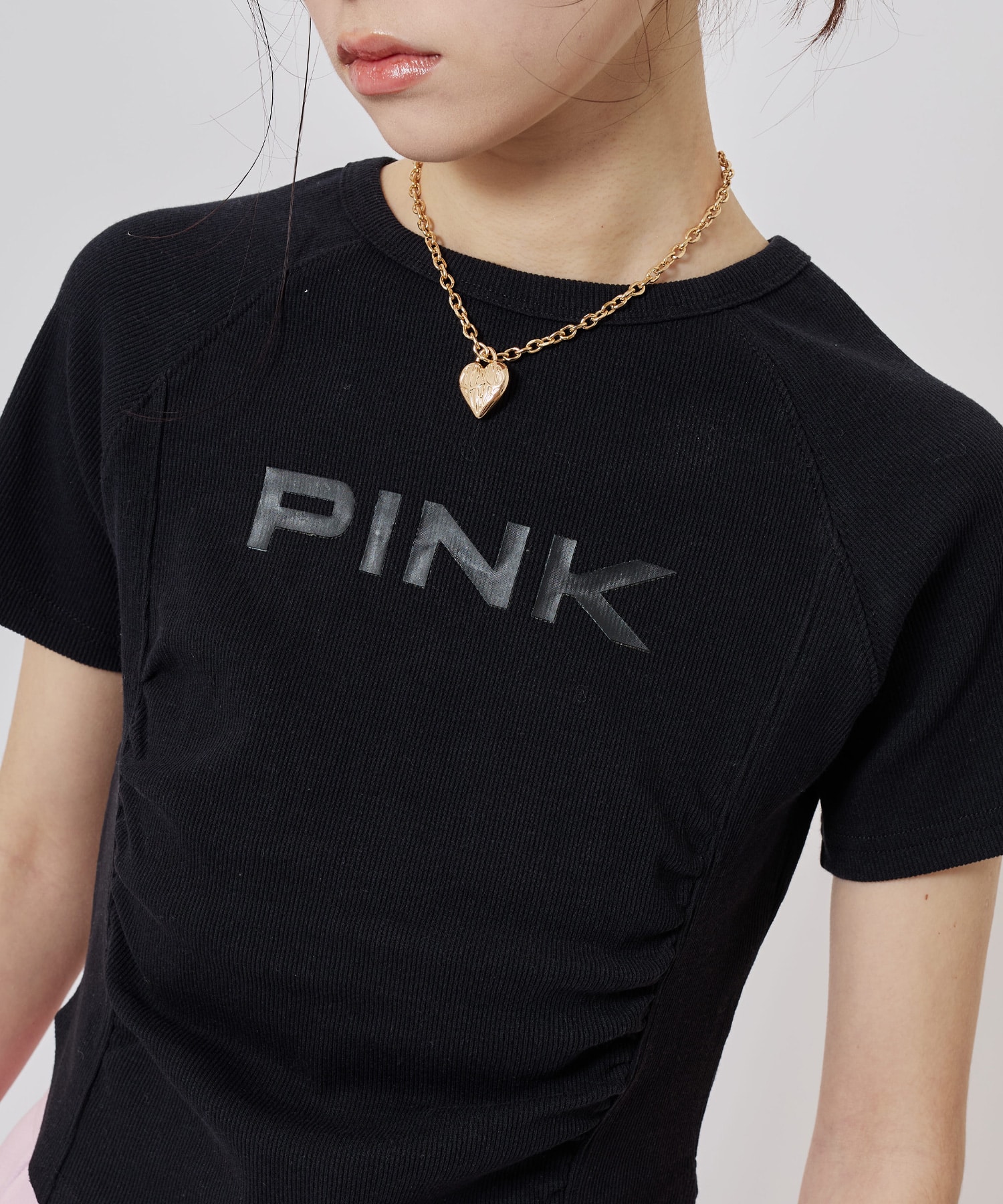 atmos pink Logo T-shirt BLACKの画像