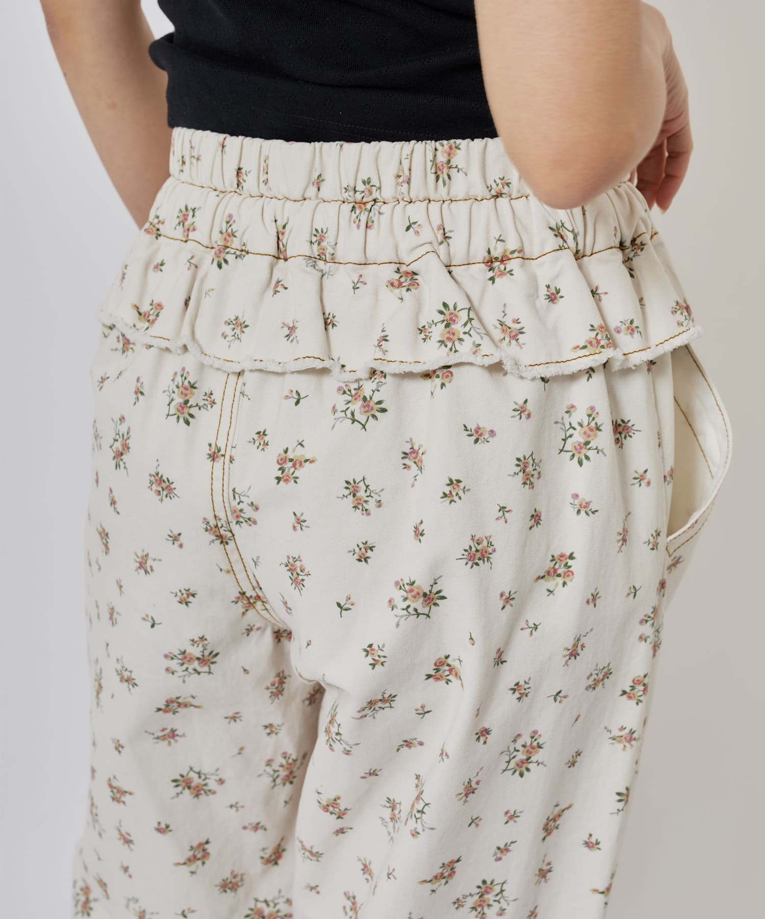 atmos pink Floral Double Knee Frill Pants WHITEの画像