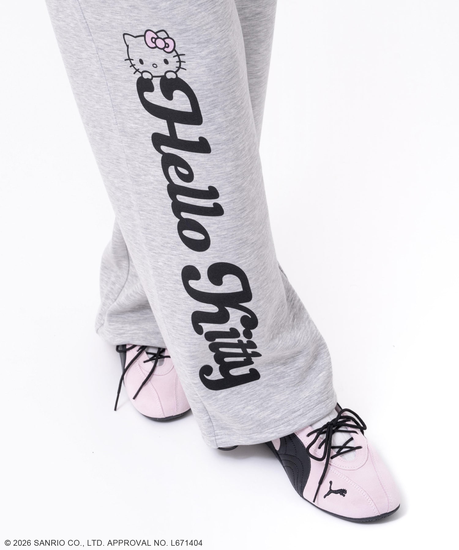 atmos pink x HELLO KITTY Sweat Pants GRAYの画像